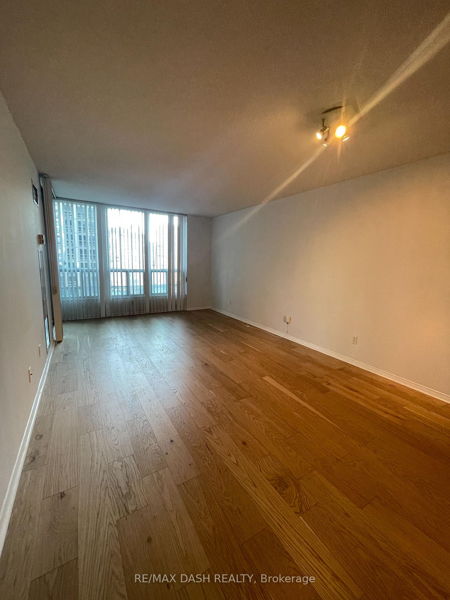 Photo 9 of Unit 1210, 750 Bay Street, Toronto, Bay Street Corridor — HOMEH