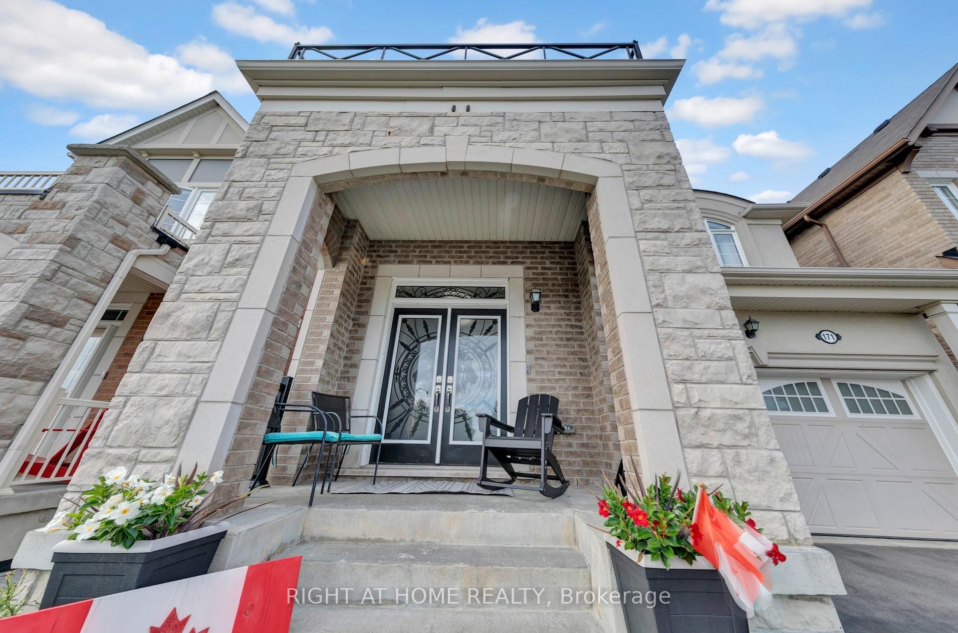 Photo 4 of 171 Thomas Phillips Drive, Aurora, Rural Aurora — HOMEH