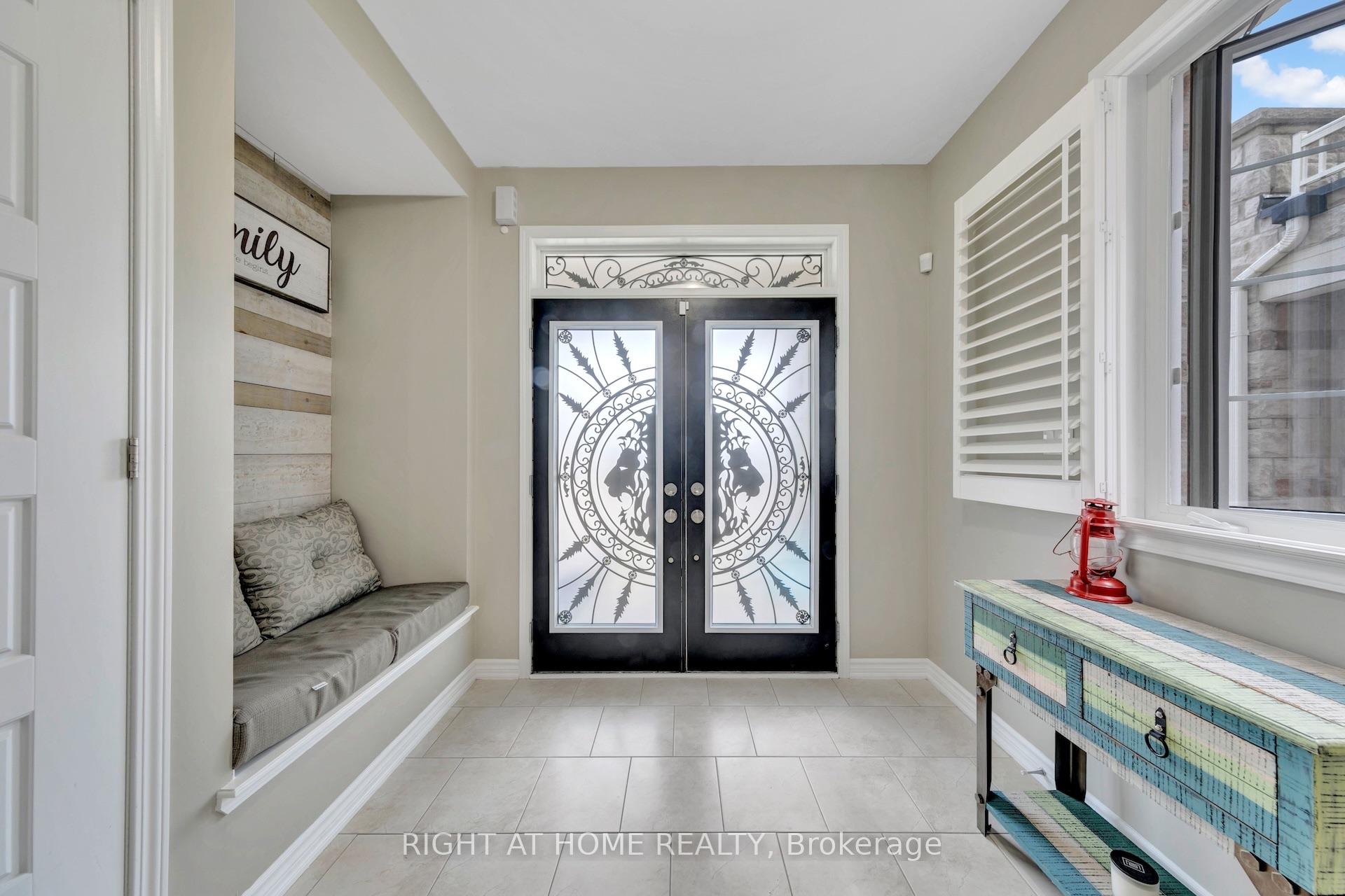 Photo 5 of 171 Thomas Phillips Drive, Aurora, Rural Aurora — HOMEH