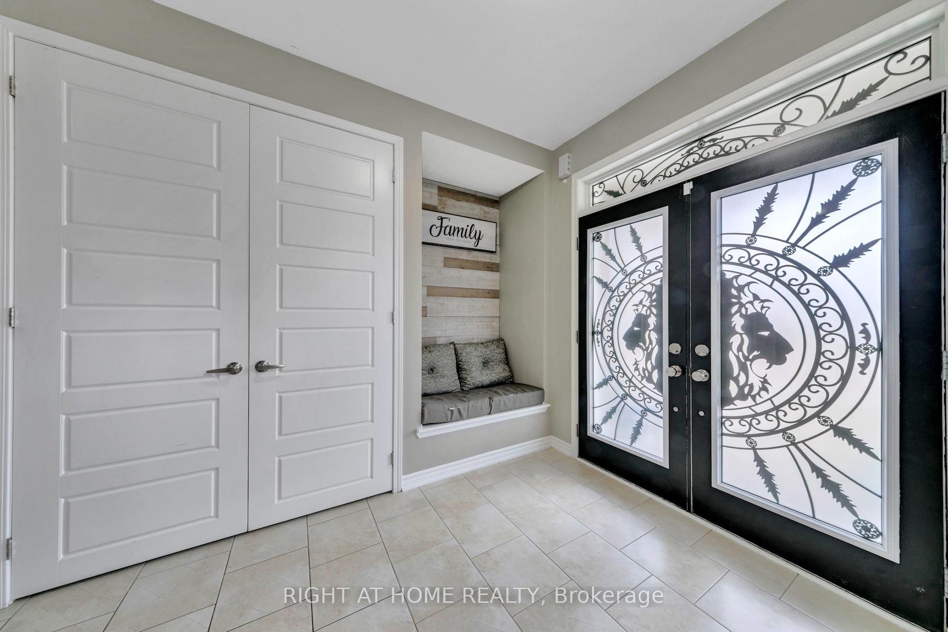 Photo 6 of 171 Thomas Phillips Drive, Aurora, Rural Aurora — HOMEH