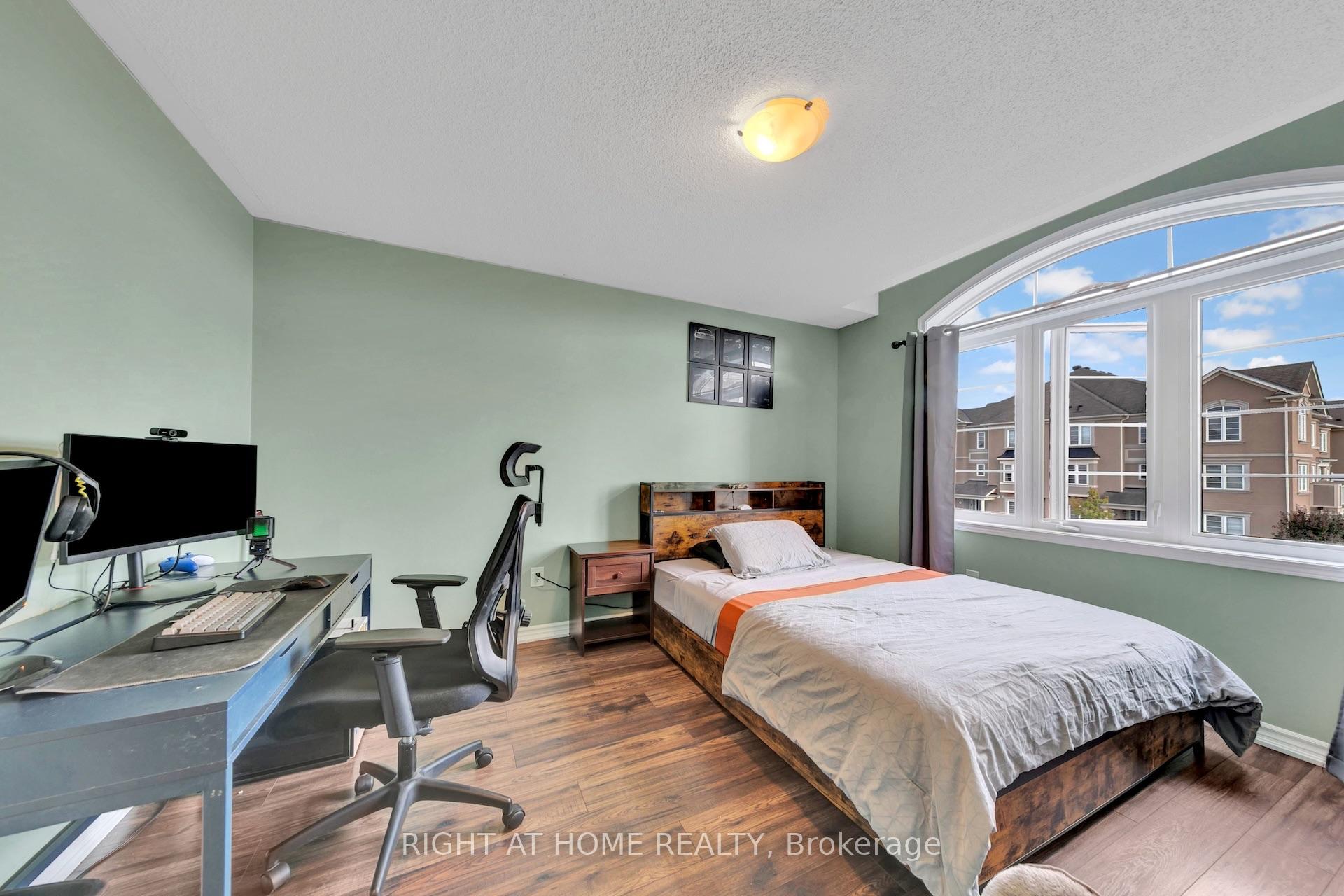 Photo 28 of 171 Thomas Phillips Drive, Aurora, Rural Aurora — HOMEH