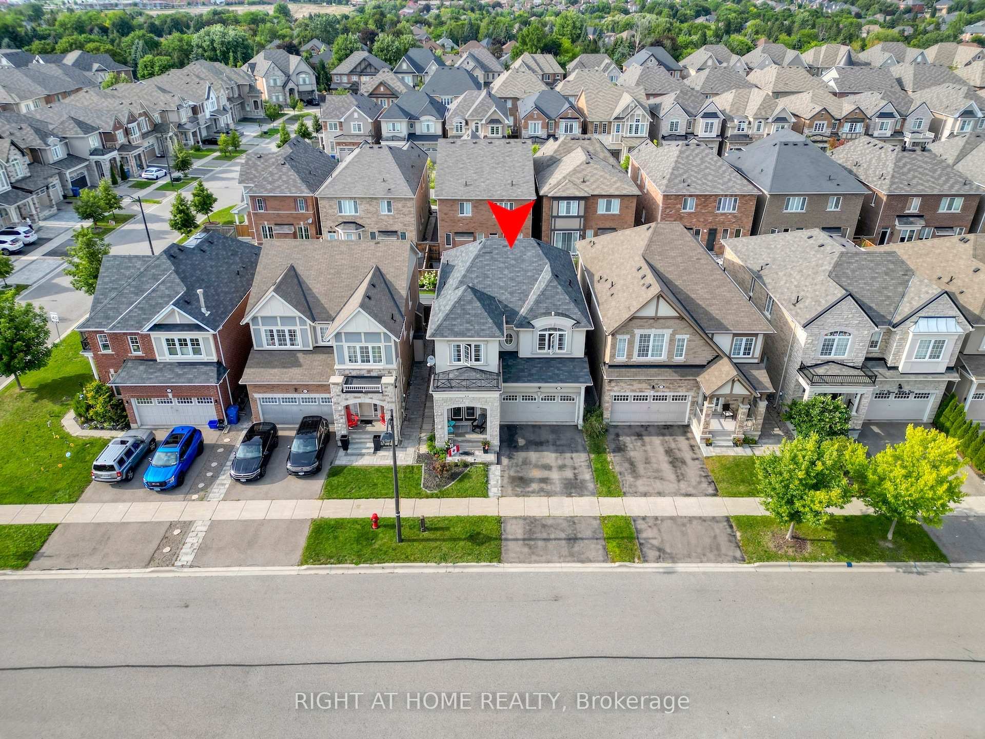 Photo 37 of 171 Thomas Phillips Drive, Aurora, Rural Aurora — HOMEH