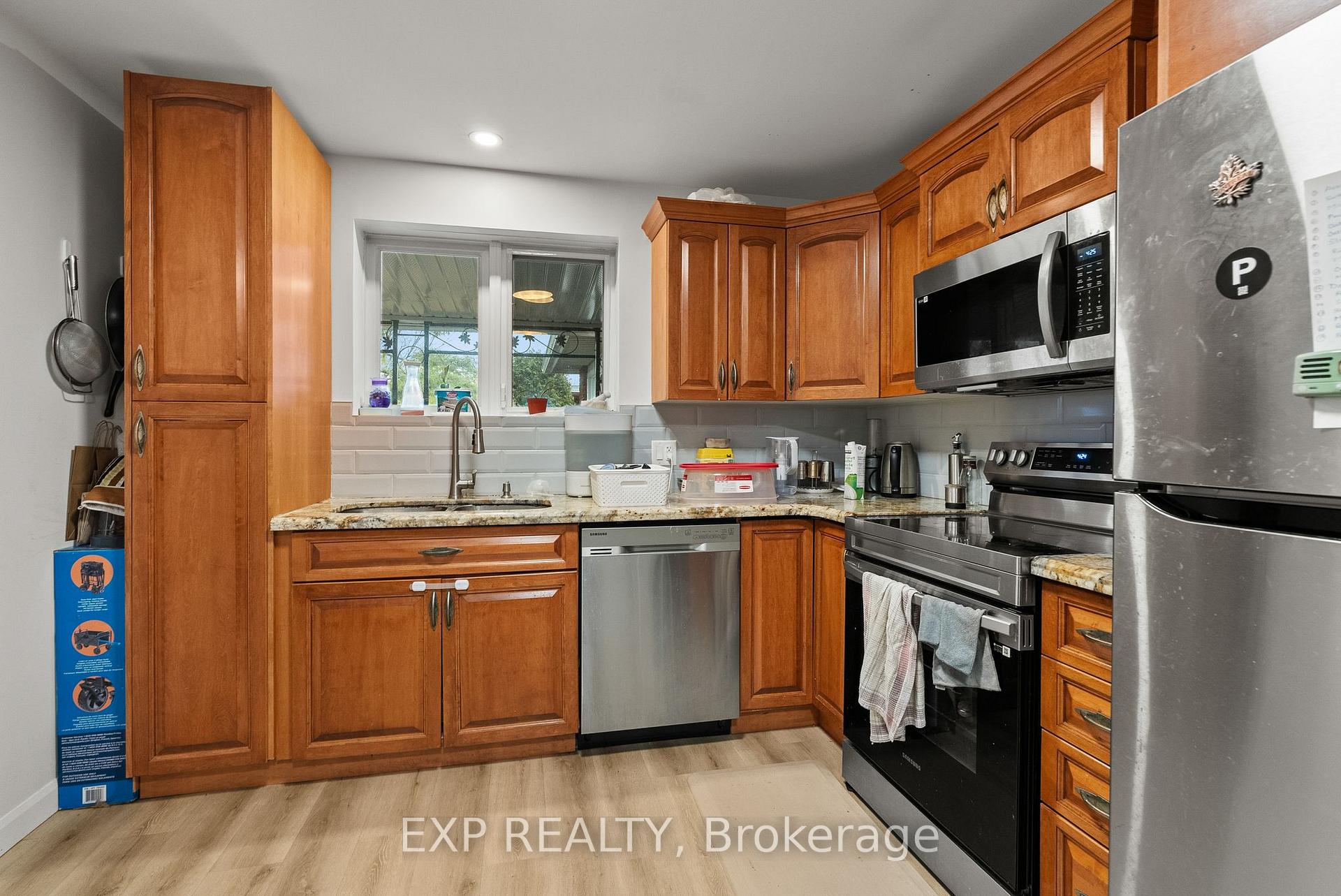 Photo 3 of 692 Claude Street, Ottawa, Castle Heights/Rideau High — HOMEH