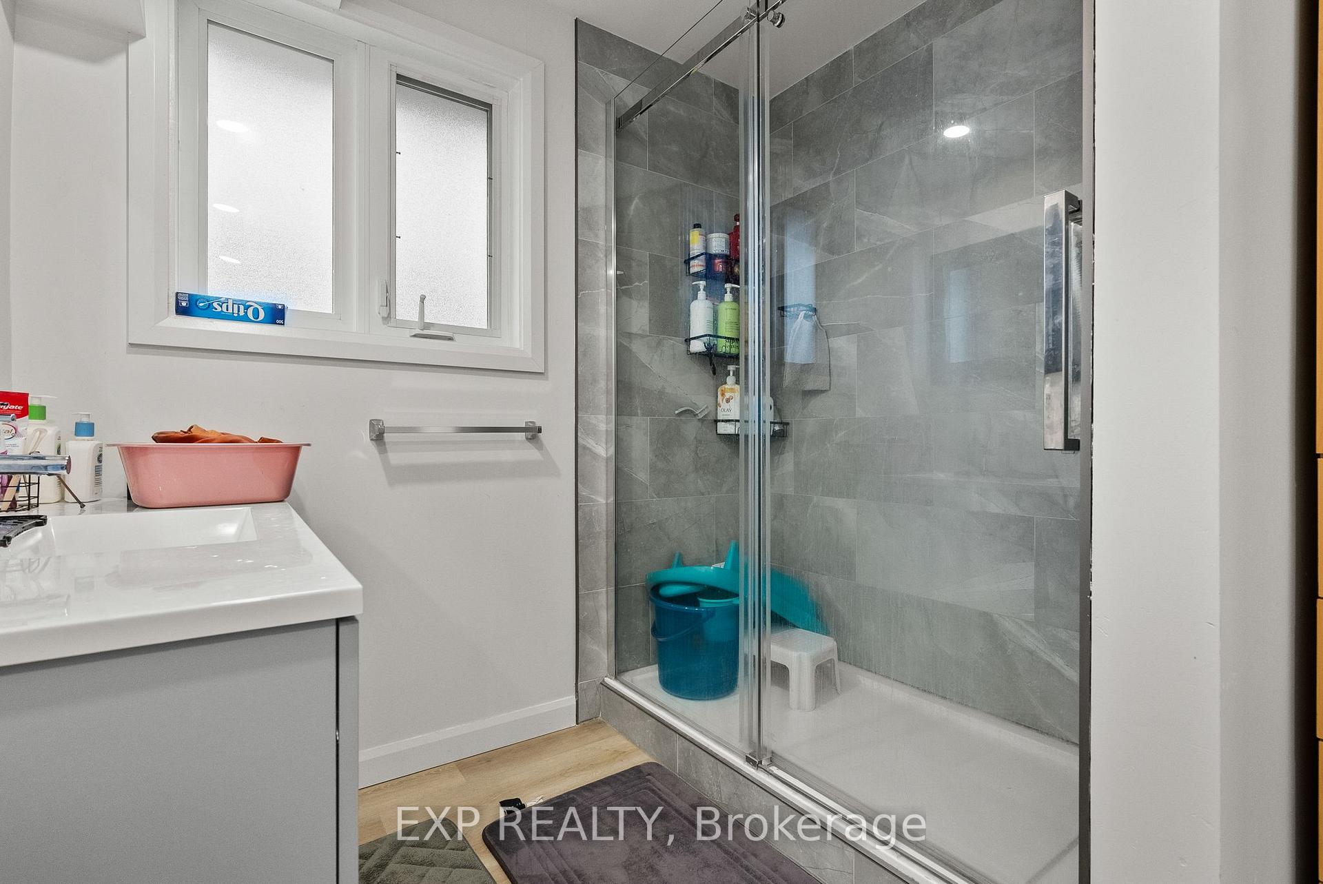 Photo 11 of 692 Claude Street, Ottawa, Castle Heights/Rideau High — HOMEH
