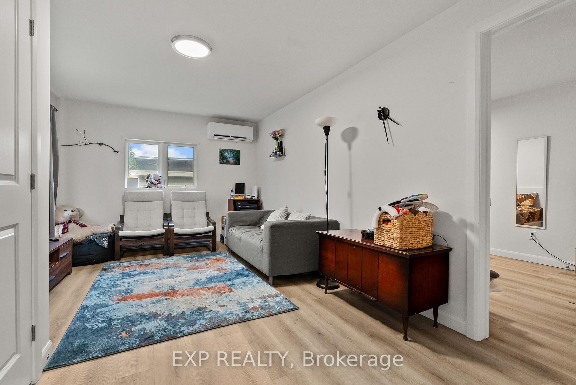 Photo 13 of 692 Claude Street, Ottawa, Castle Heights/Rideau High — HOMEH