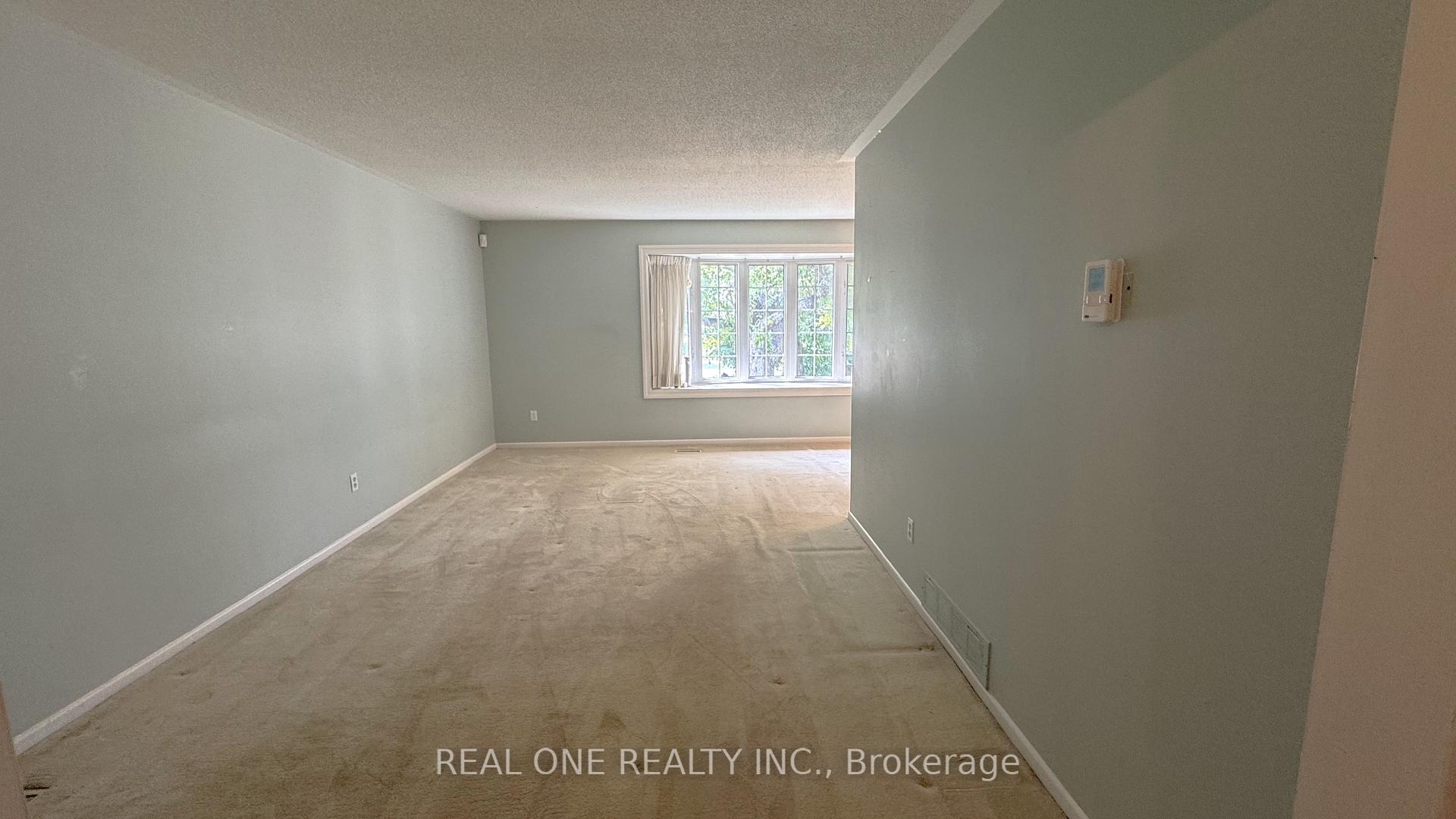 Photo 6 of 35 Corning Road, North York, Don Valley Village — HOMEH