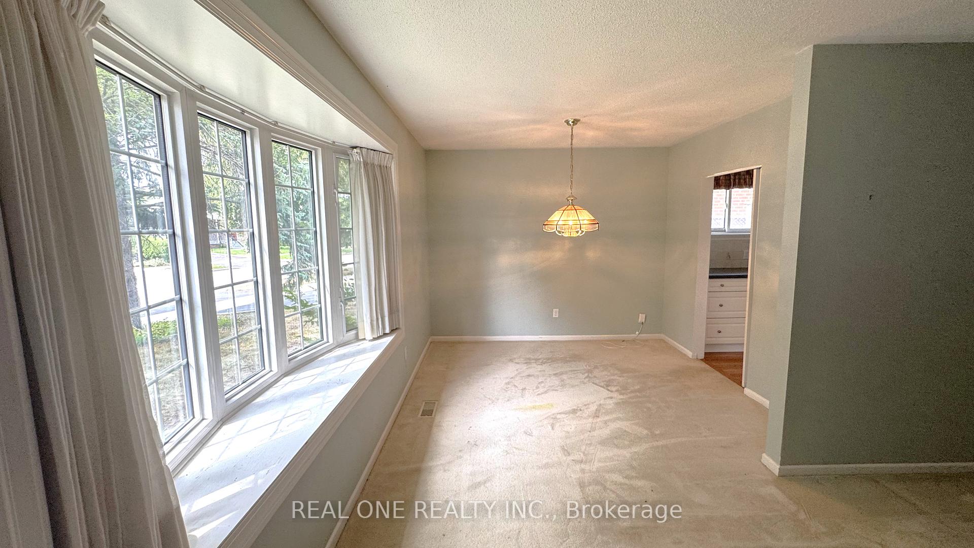 Photo 7 of 35 Corning Road, North York, Don Valley Village — HOMEH