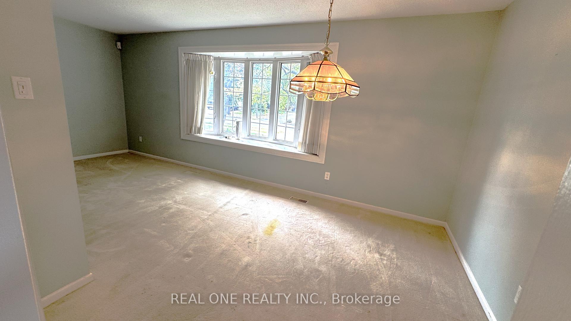 Photo 8 of 35 Corning Road, North York, Don Valley Village — HOMEH
