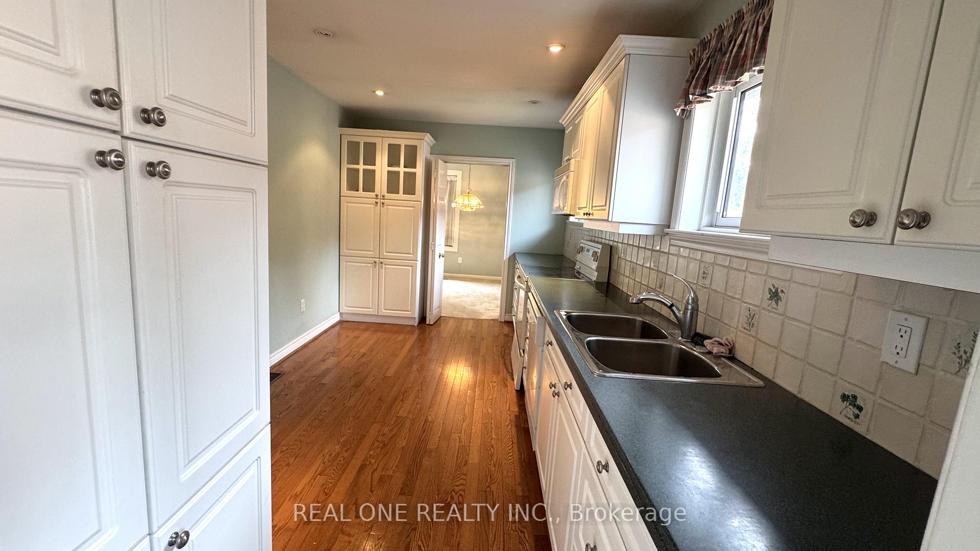 Photo 11 of 35 Corning Road, North York, Don Valley Village — HOMEH