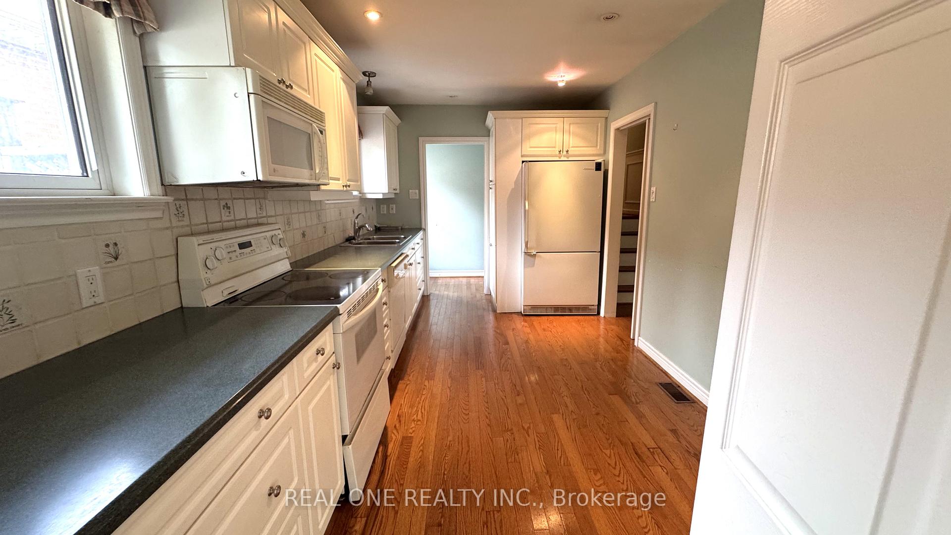 Photo 12 of 35 Corning Road, North York, Don Valley Village — HOMEH