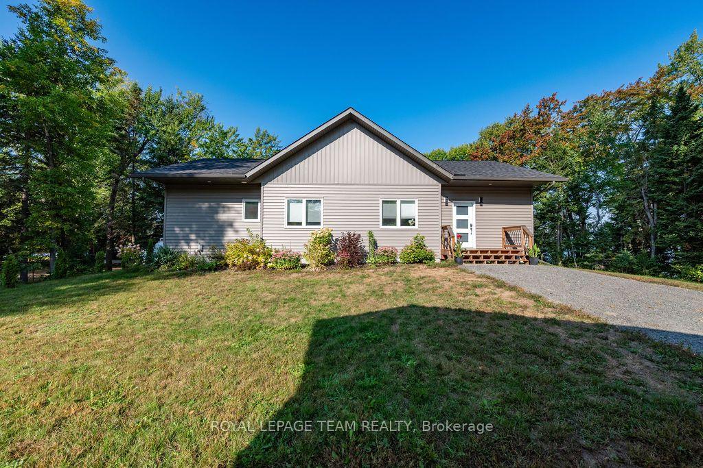 Photo 13 of 42153 Combermere Road, Madawaska Valley, Madawaska Valley — HOMEH