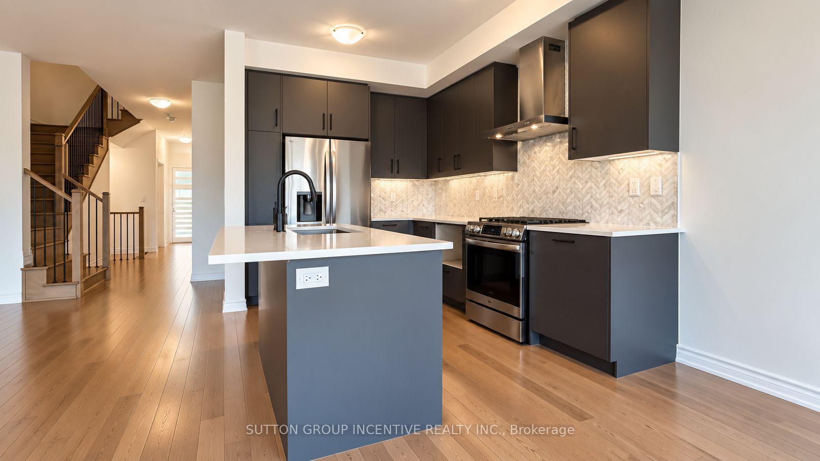 Photo 7 of 152 Greer Street, Barrie, Rural Barrie Southeast — HOMEH