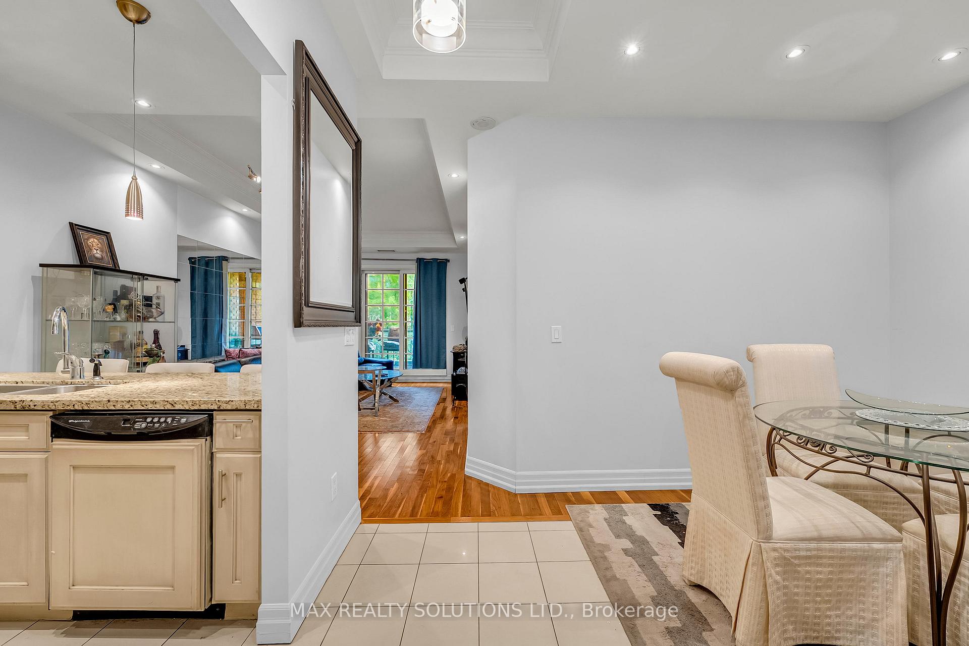 Photo 5 of Unit 319, 20 Burkebrook Place, North York, Bridle Path-Sunnybrook-York Mills — HOMEH