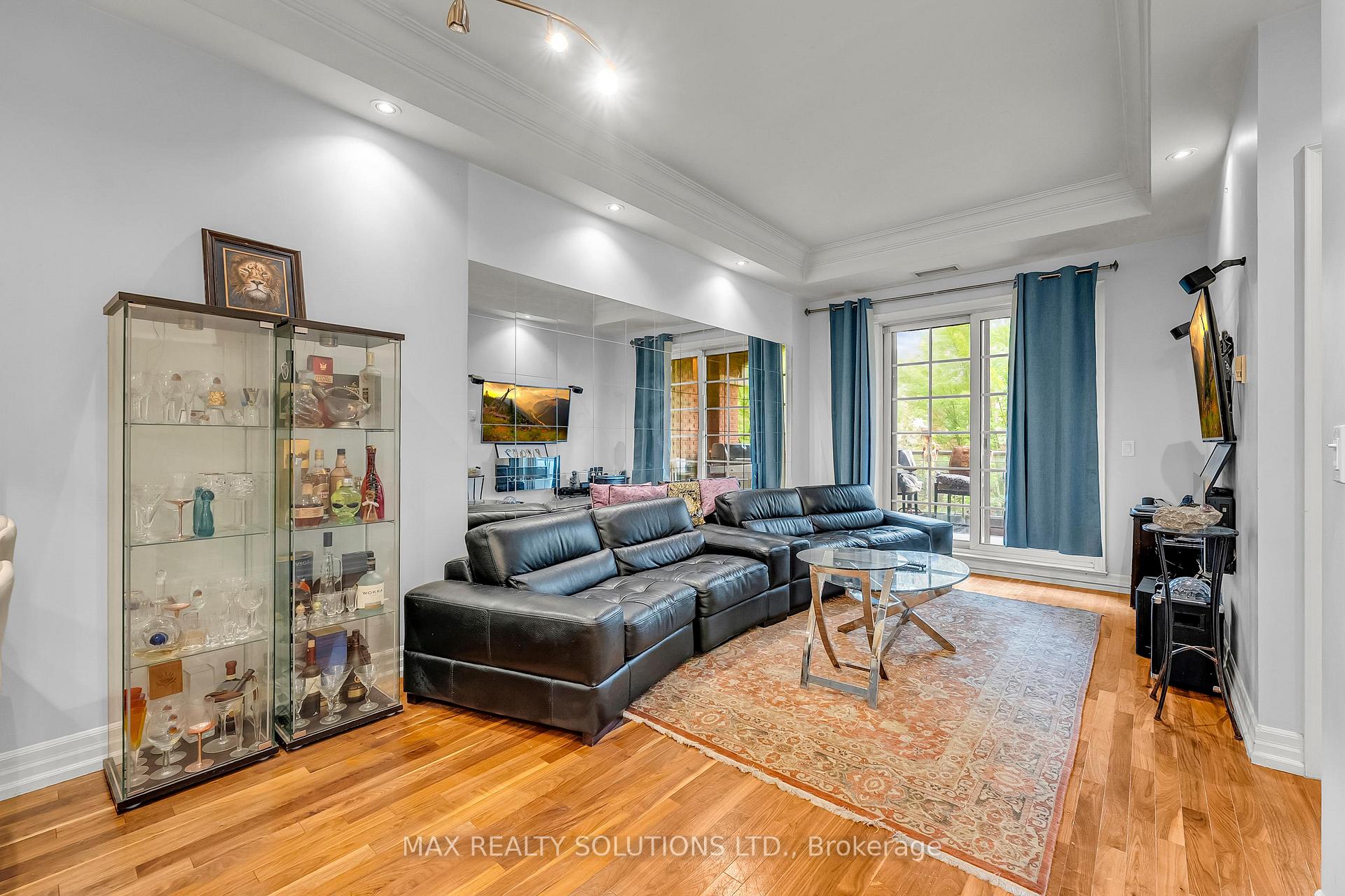 Photo 9 of Unit 319, 20 Burkebrook Place, North York, Bridle Path-Sunnybrook-York Mills — HOMEH