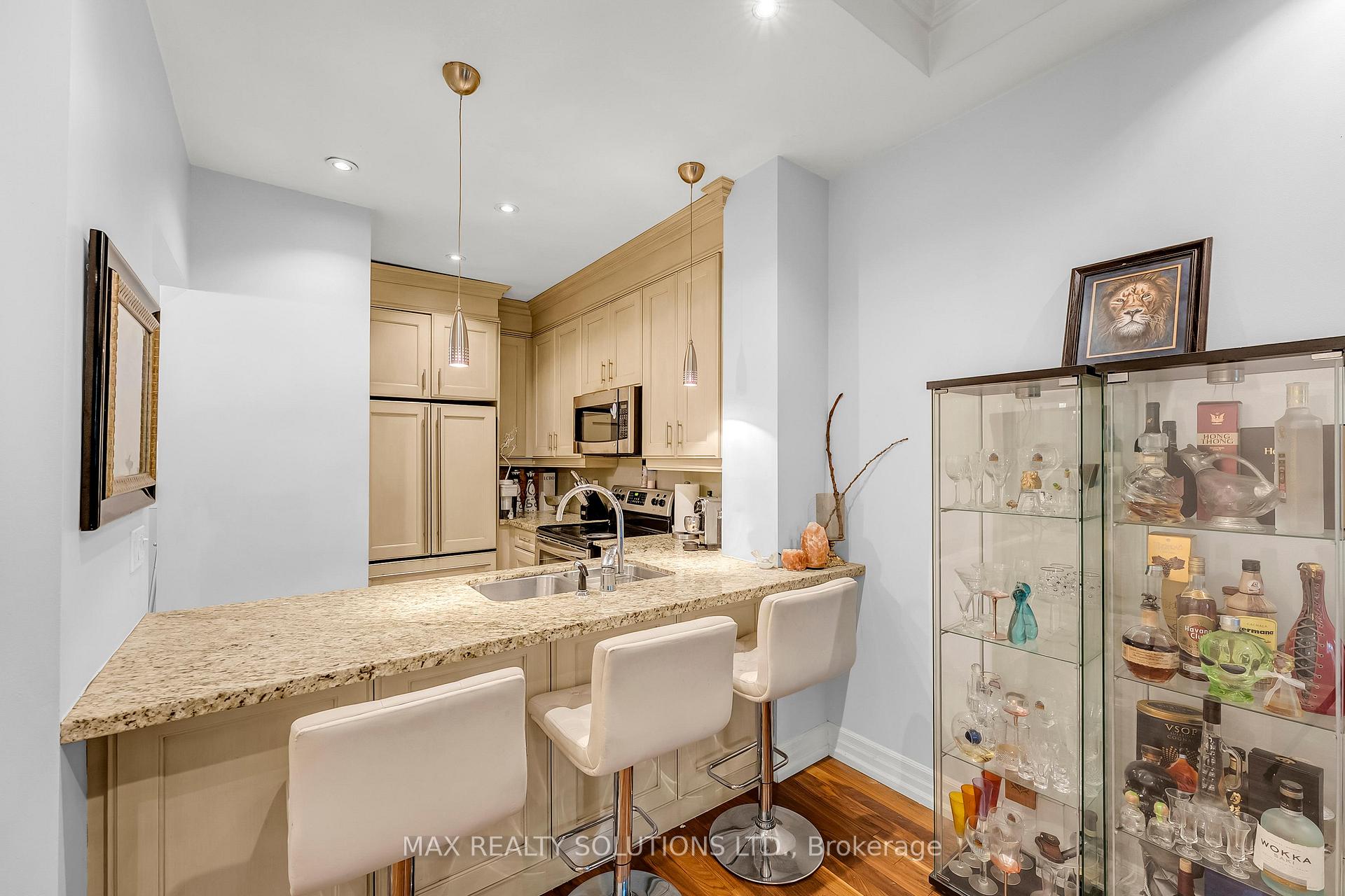 Photo 13 of Unit 319, 20 Burkebrook Place, North York, Bridle Path-Sunnybrook-York Mills — HOMEH