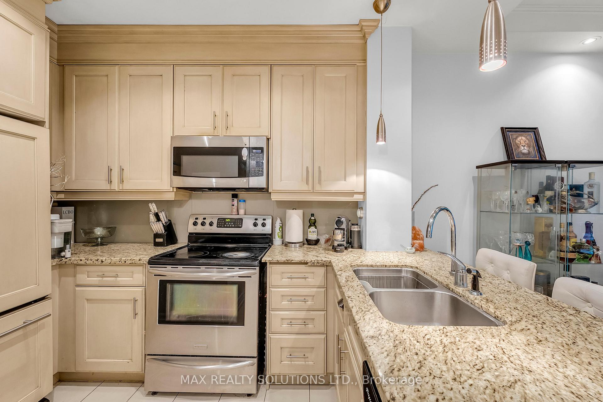 Photo 15 of Unit 319, 20 Burkebrook Place, North York, Bridle Path-Sunnybrook-York Mills — HOMEH