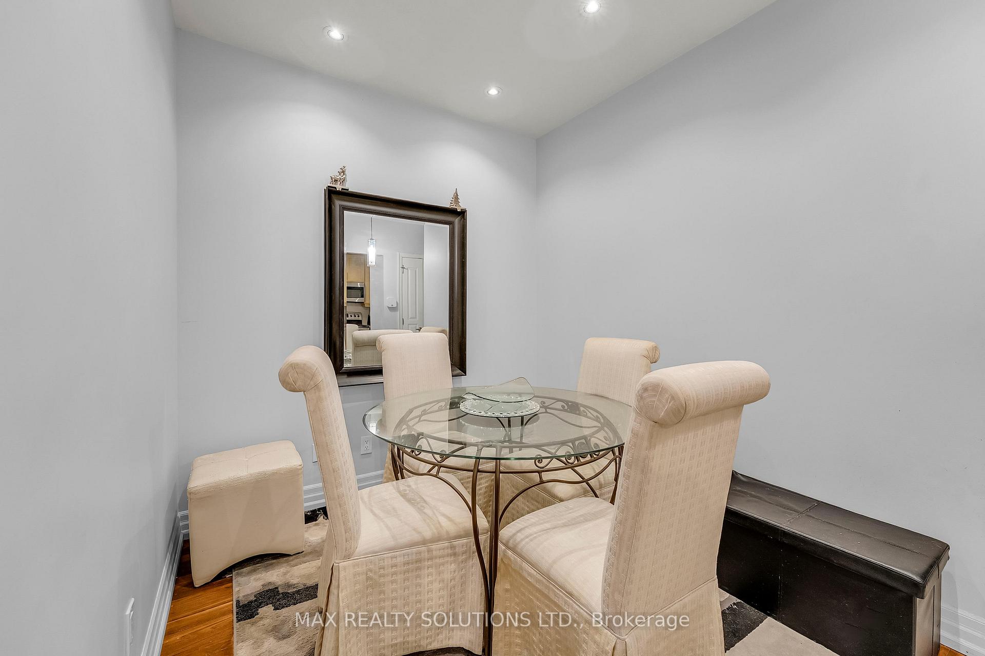Photo 17 of Unit 319, 20 Burkebrook Place, North York, Bridle Path-Sunnybrook-York Mills — HOMEH