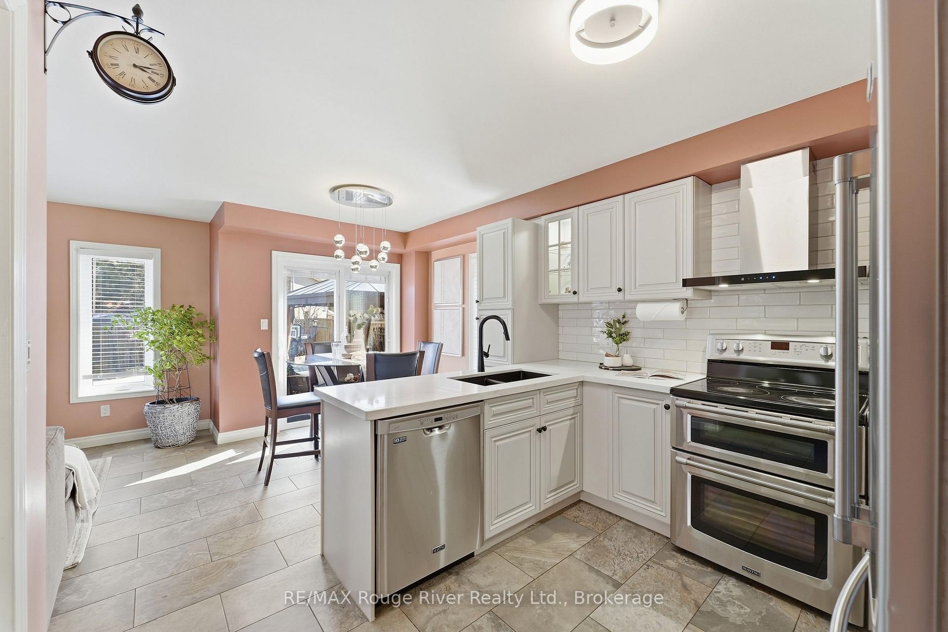 Photo 11 of 5 Iberville Road, Whitby, Brooklin — HOMEH