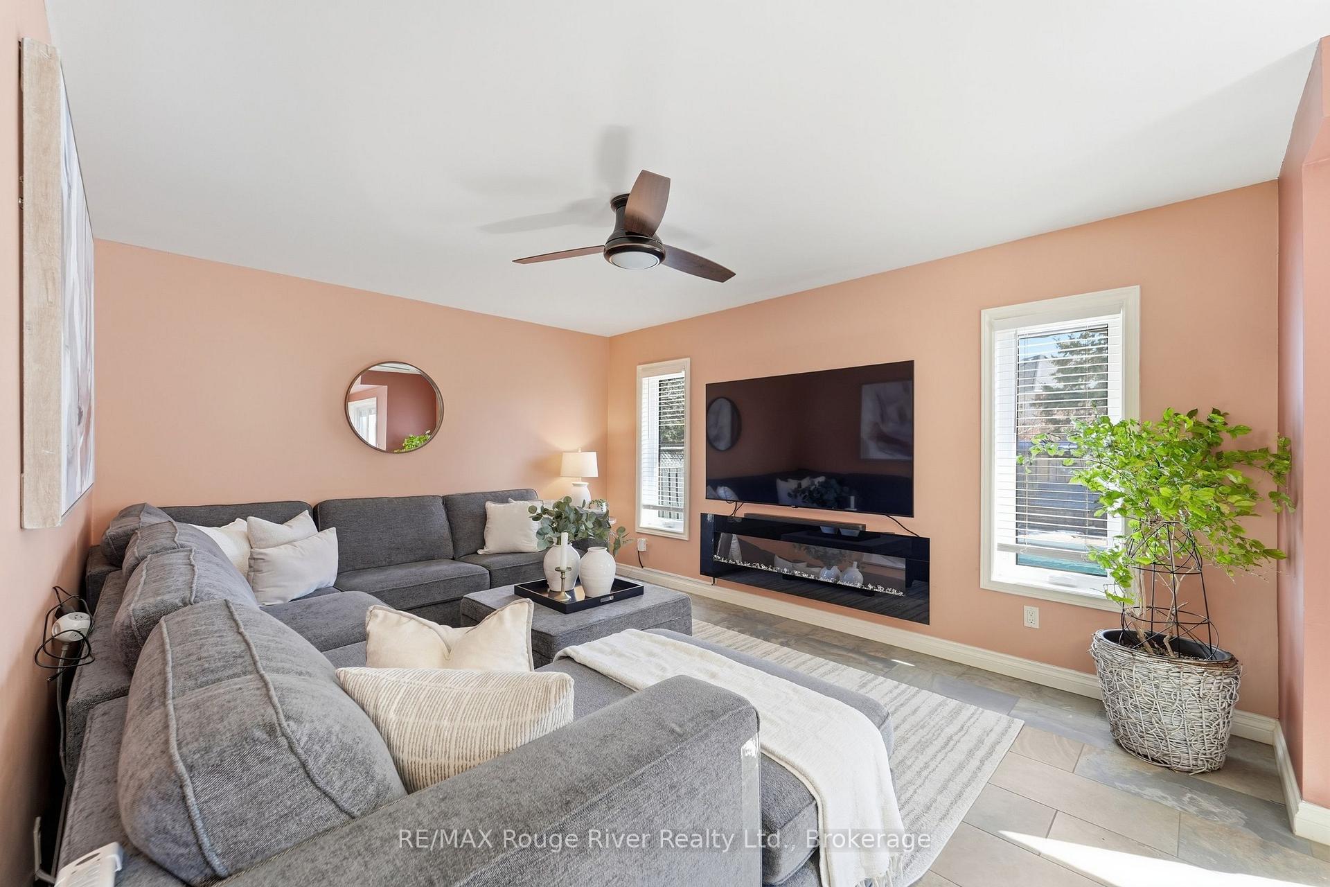 Photo 12 of 5 Iberville Road, Whitby, Brooklin — HOMEH