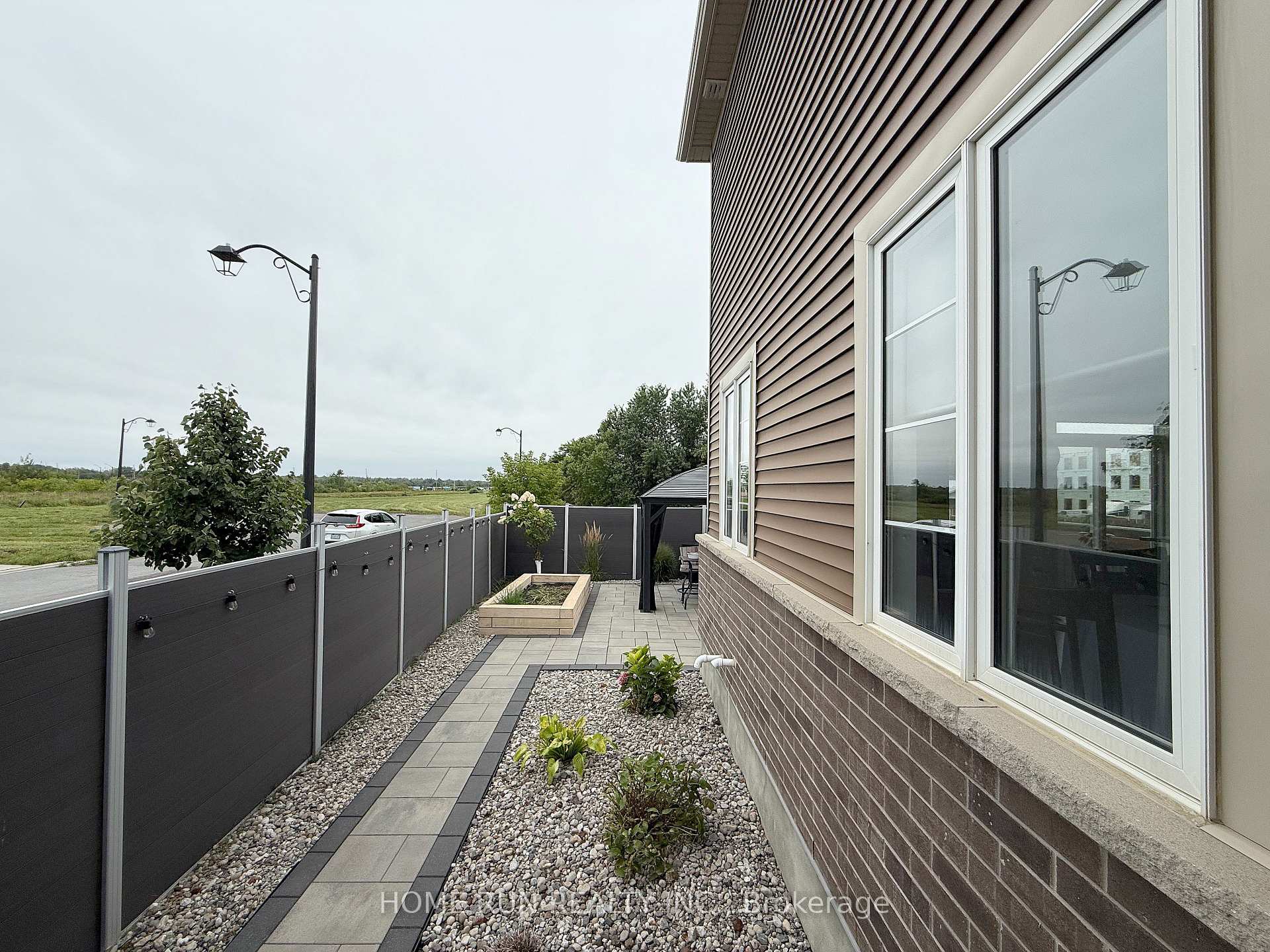 Photo 3 of 570 Clemency Crescent, Ottawa, Barrhaven - Heritage Park — HOMEH