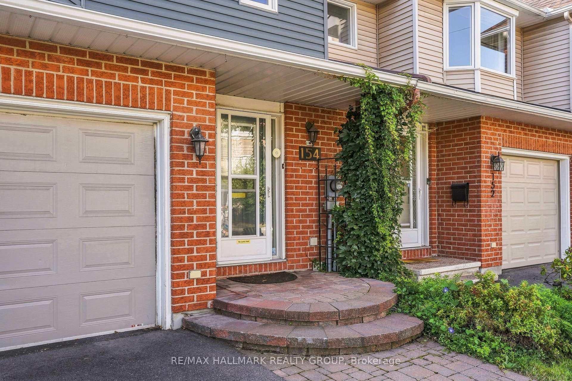 Photo 3 of 154 Presland Road, Ottawa, Overbrook/Castle Heights — HOMEH