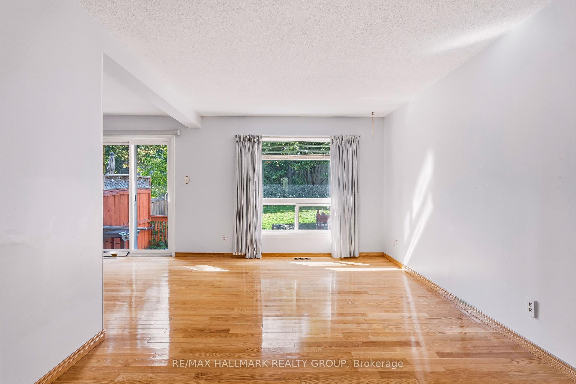 Photo 7 of 154 Presland Road, Ottawa, Overbrook/Castle Heights — HOMEH