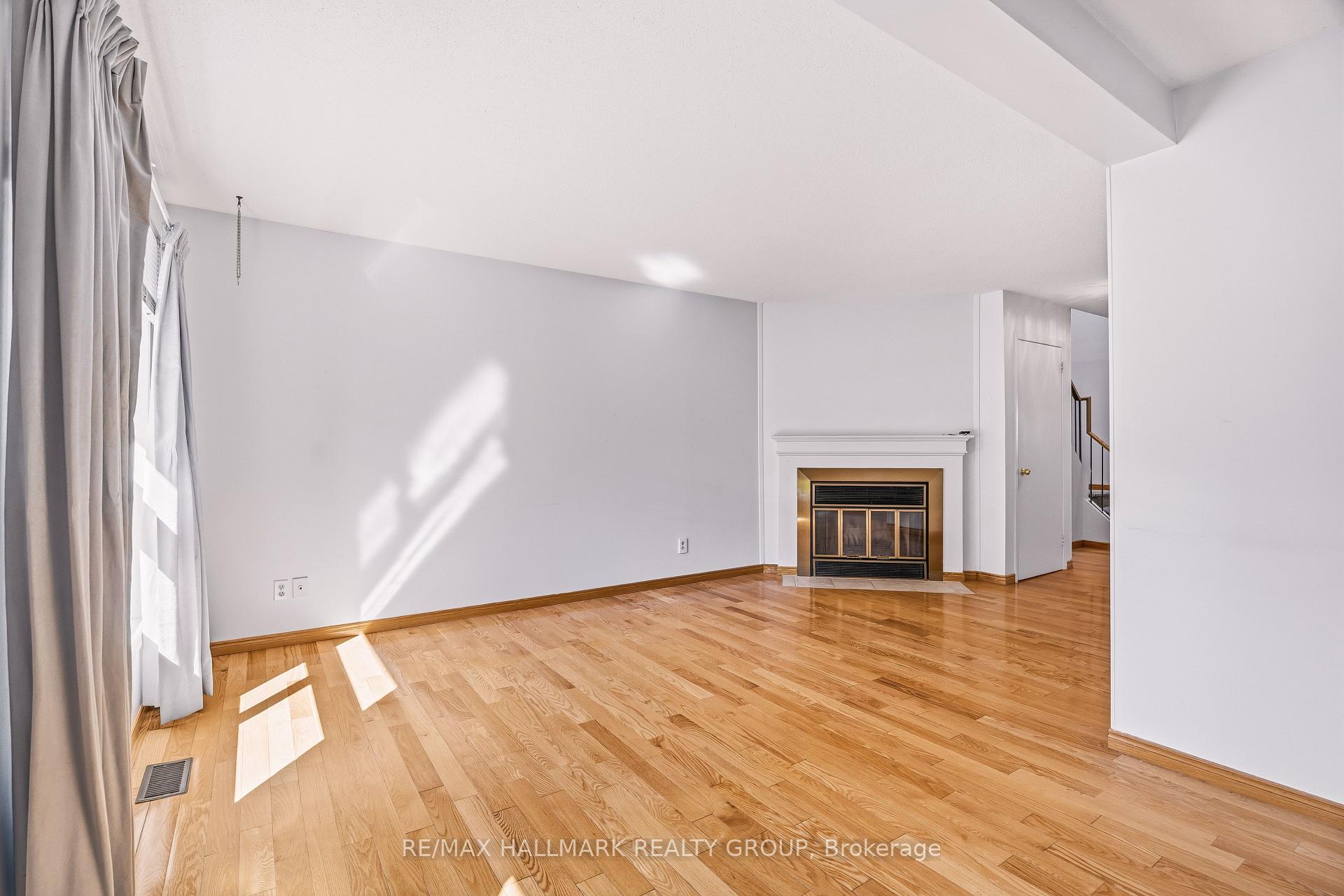 Photo 11 of 154 Presland Road, Ottawa, Overbrook/Castle Heights — HOMEH