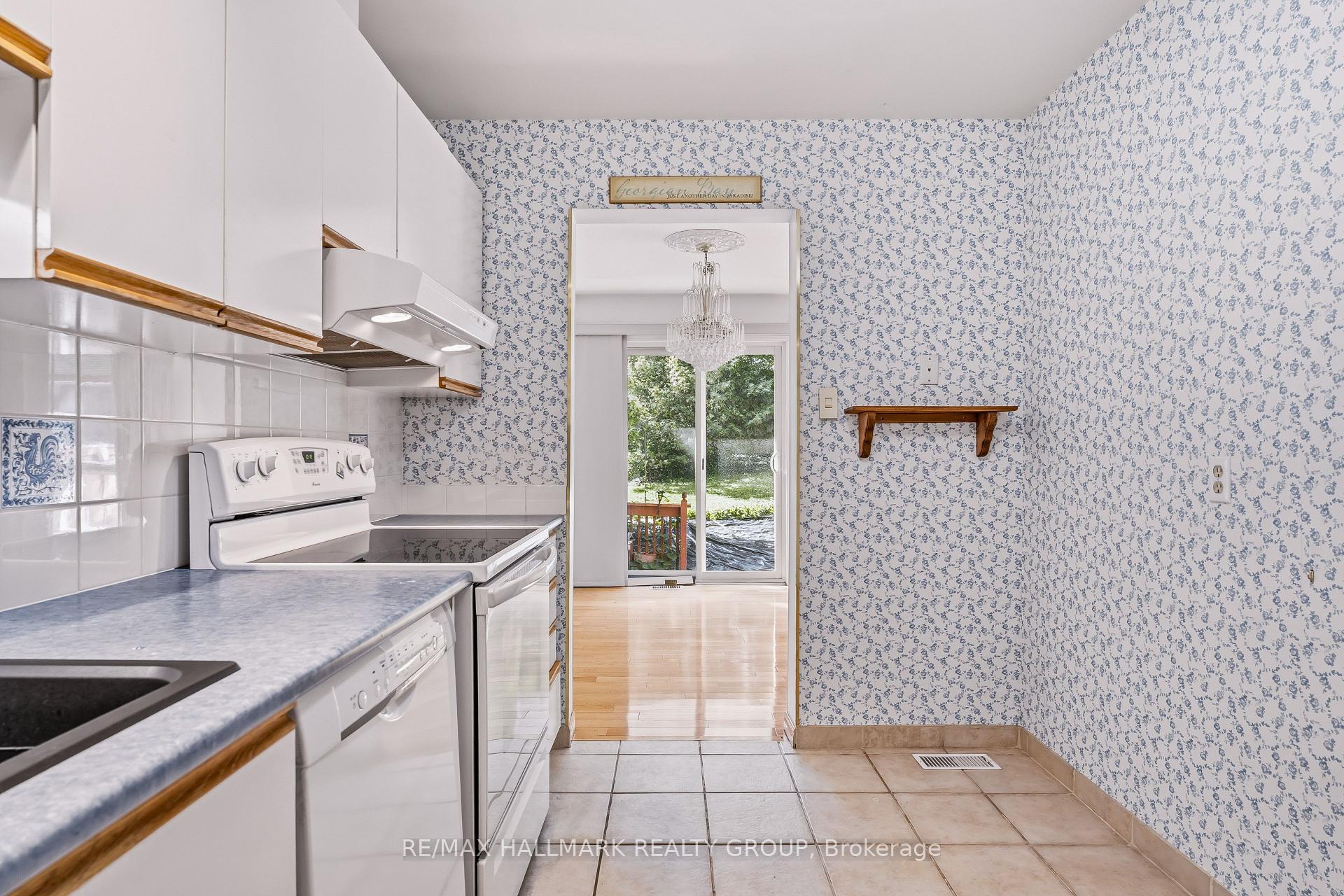 Photo 19 of 154 Presland Road, Ottawa, Overbrook/Castle Heights — HOMEH