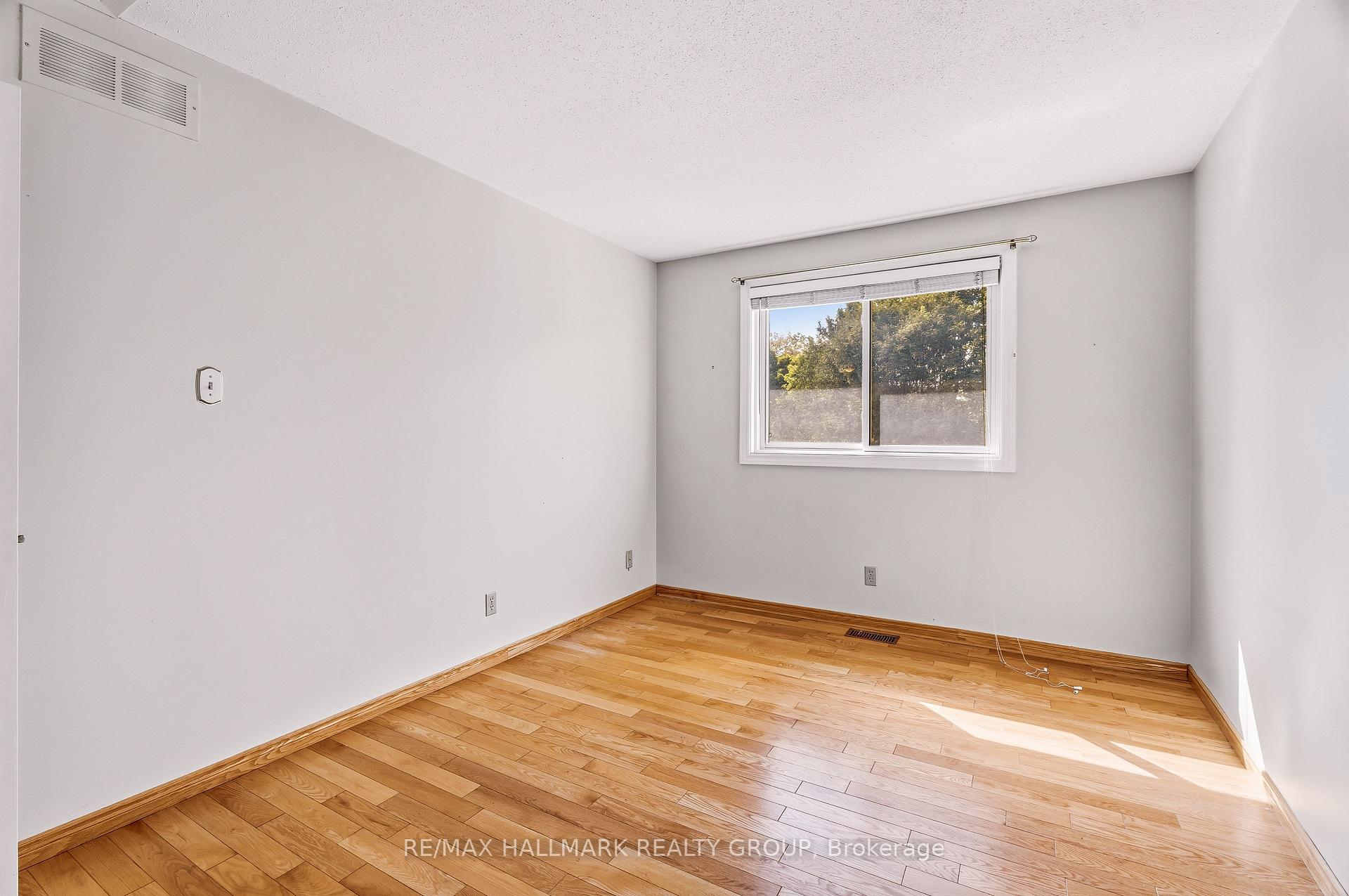 Photo 29 of 154 Presland Road, Ottawa, Overbrook/Castle Heights — HOMEH