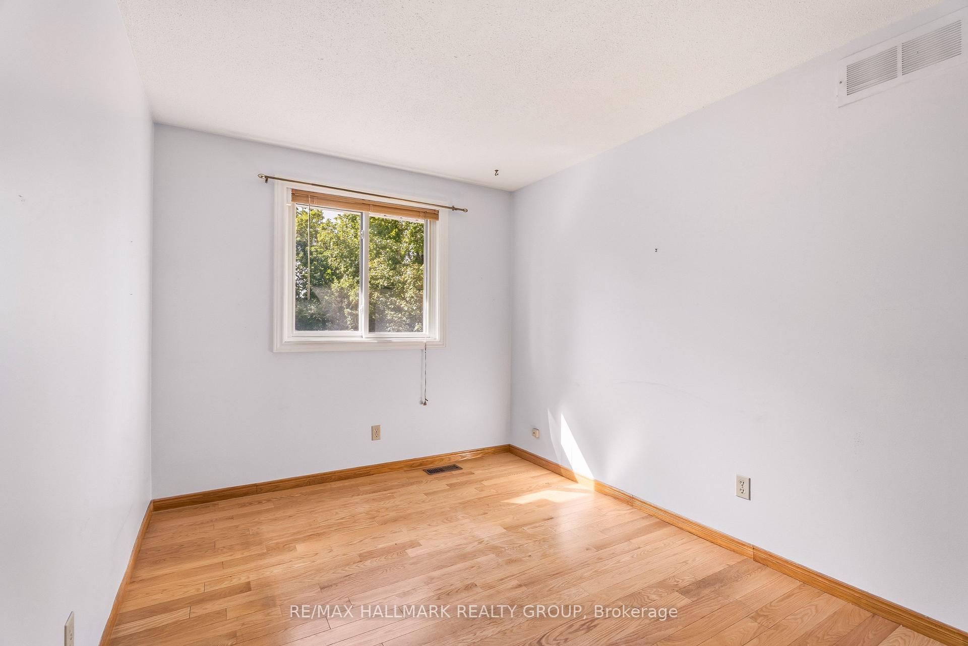 Photo 31 of 154 Presland Road, Ottawa, Overbrook/Castle Heights — HOMEH
