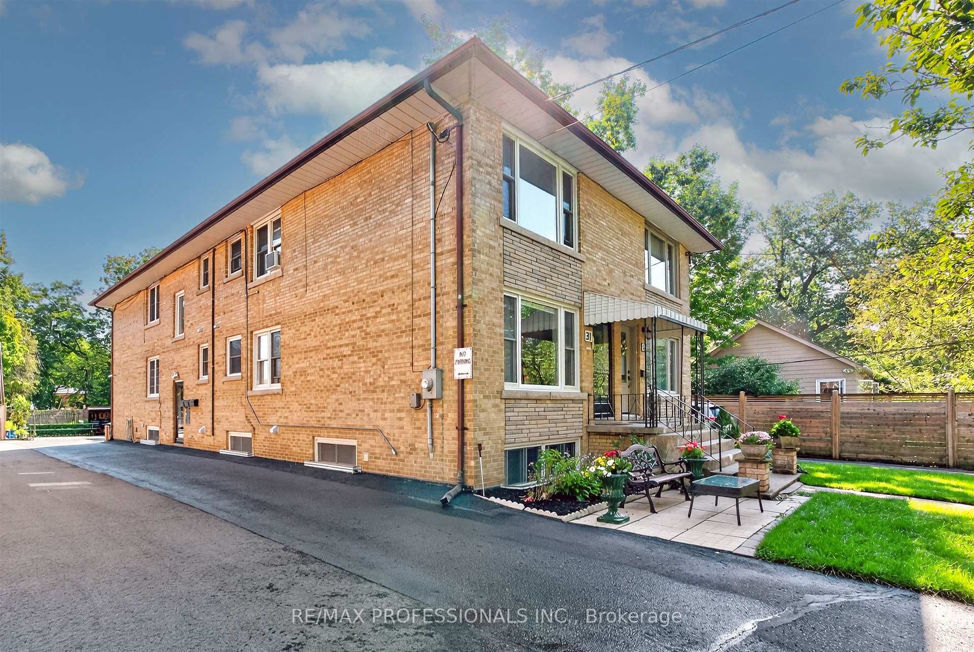 Photo 5 of 31 Long Branch Avenue, Etobicoke, Long Branch — HOMEH