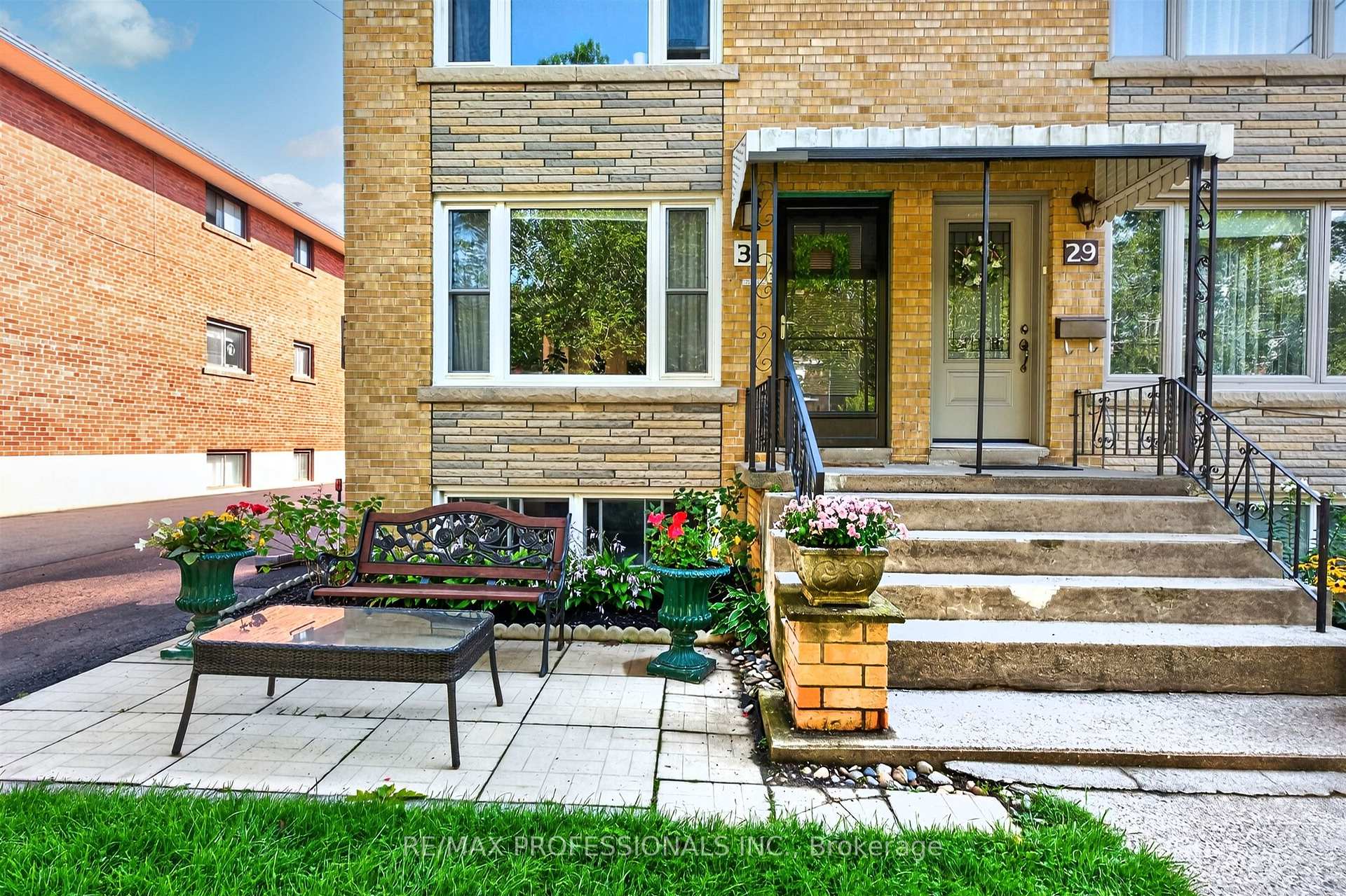 Photo 7 of 31 Long Branch Avenue, Etobicoke, Long Branch — HOMEH