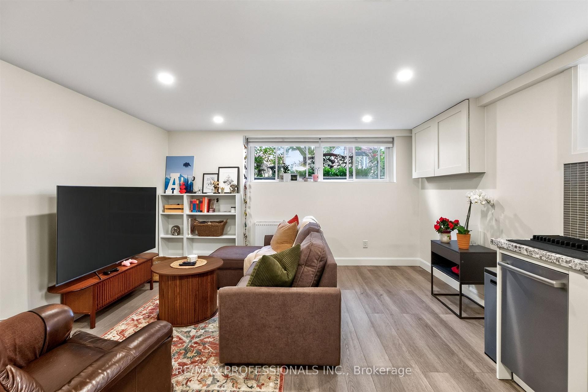 Photo 29 of 31 Long Branch Avenue, Etobicoke, Long Branch — HOMEH