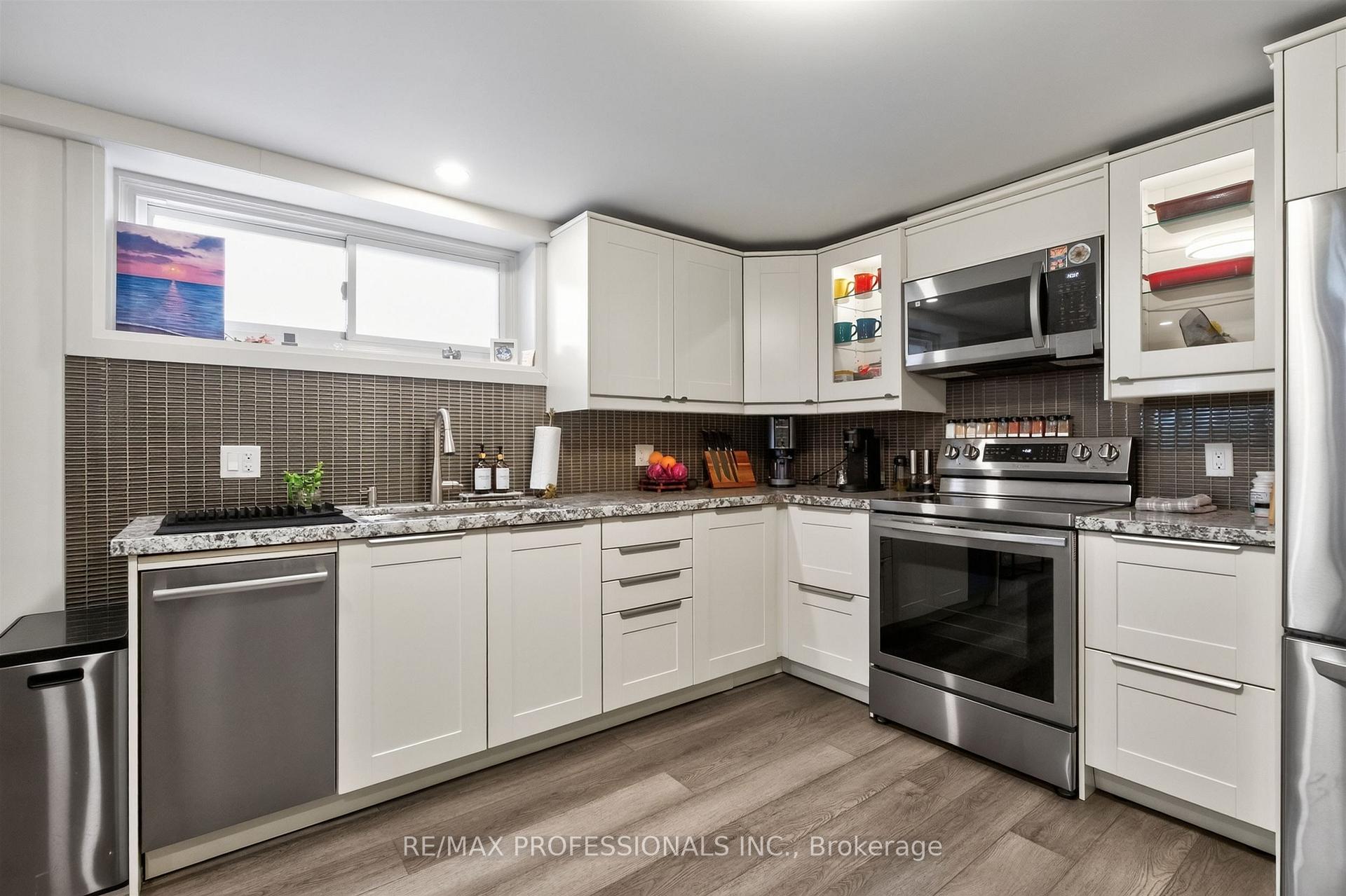Photo 32 of 31 Long Branch Avenue, Etobicoke, Long Branch — HOMEH