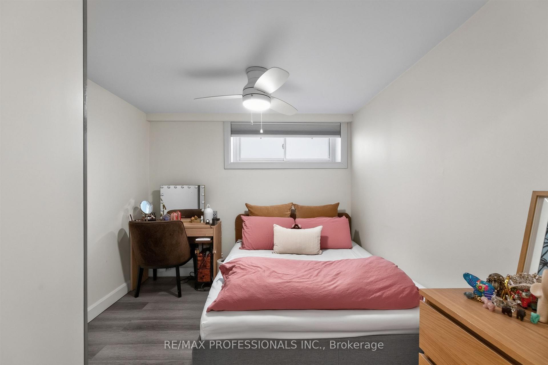 Photo 34 of 31 Long Branch Avenue, Etobicoke, Long Branch — HOMEH