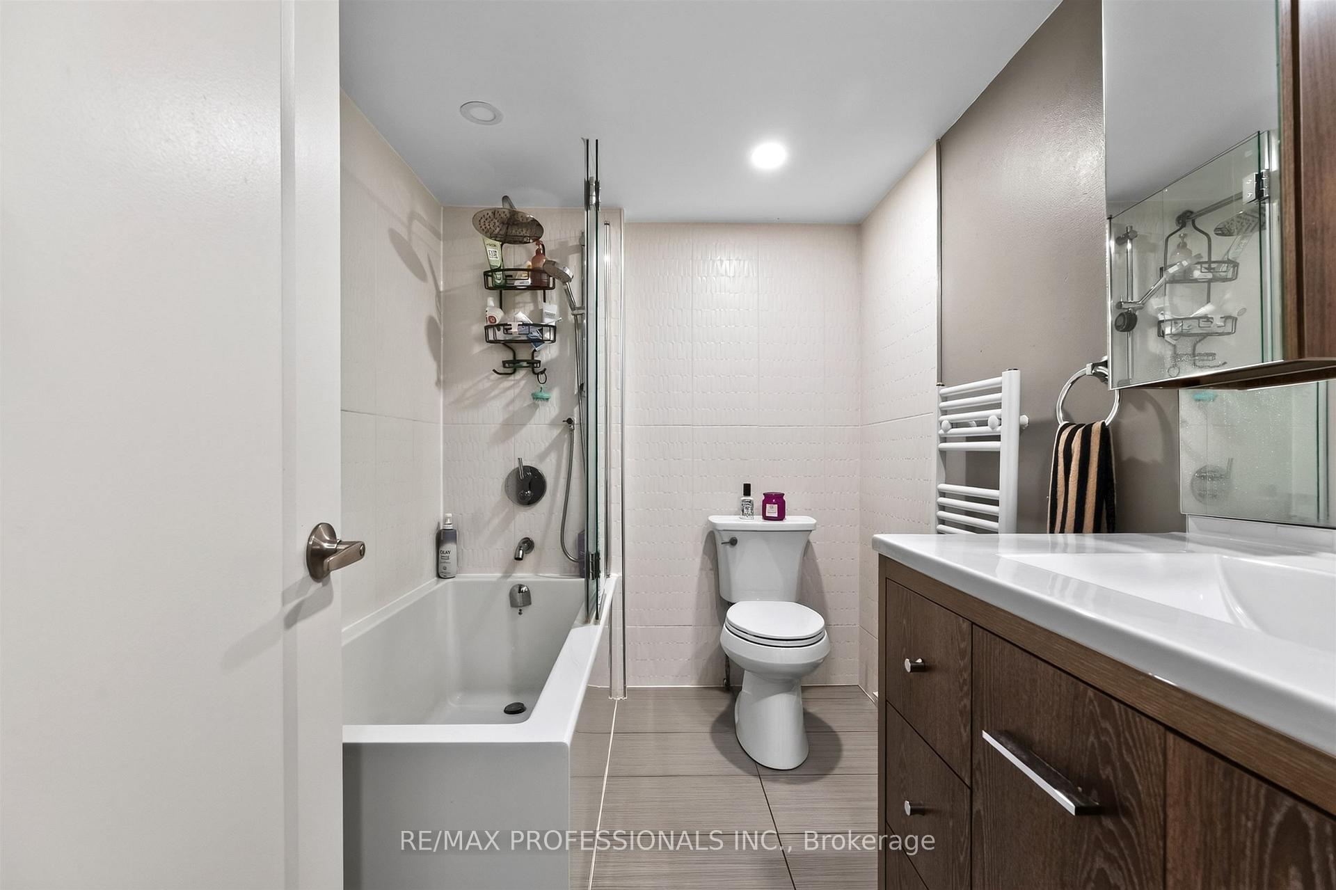 Photo 37 of 31 Long Branch Avenue, Etobicoke, Long Branch — HOMEH