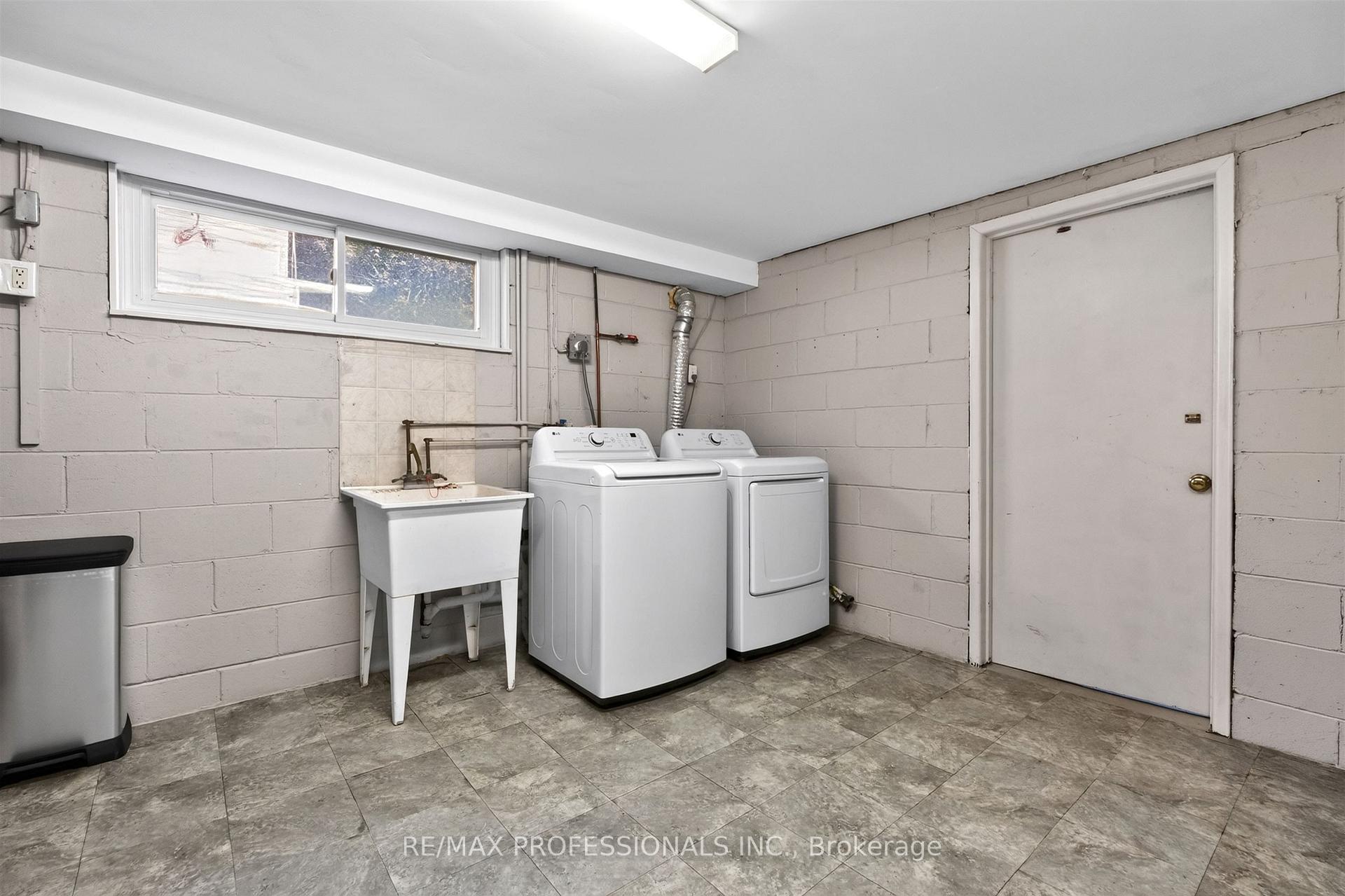 Photo 39 of 31 Long Branch Avenue, Etobicoke, Long Branch — HOMEH