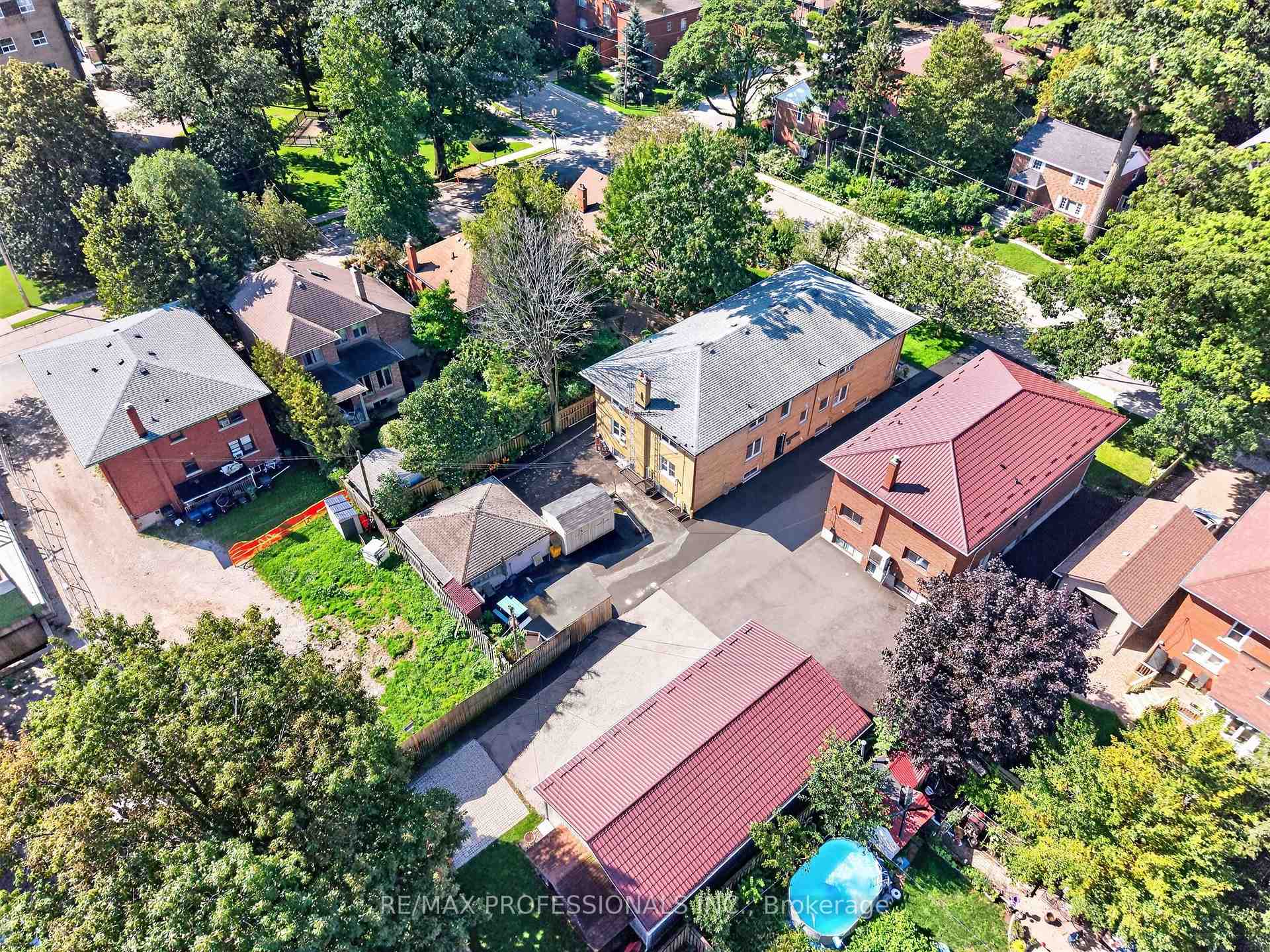 Photo 42 of 31 Long Branch Avenue, Etobicoke, Long Branch — HOMEH