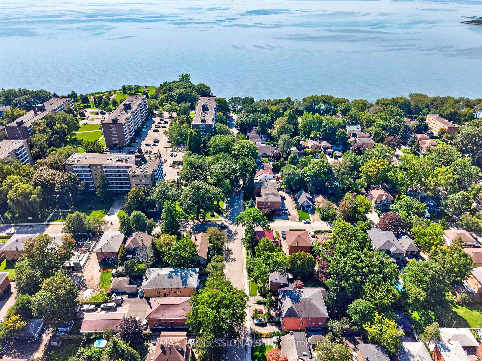 Photo 44 of 31 Long Branch Avenue, Etobicoke, Long Branch — HOMEH
