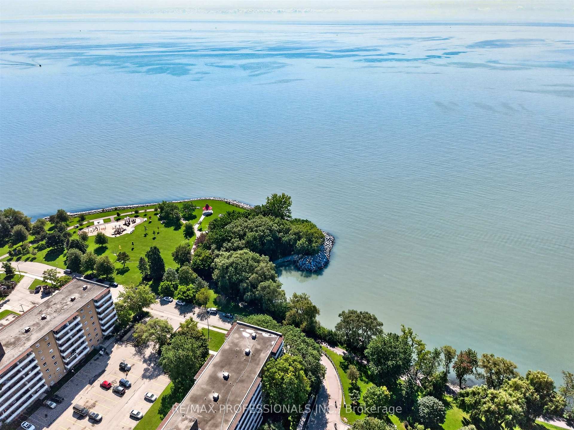 Photo 46 of 31 Long Branch Avenue, Etobicoke, Long Branch — HOMEH