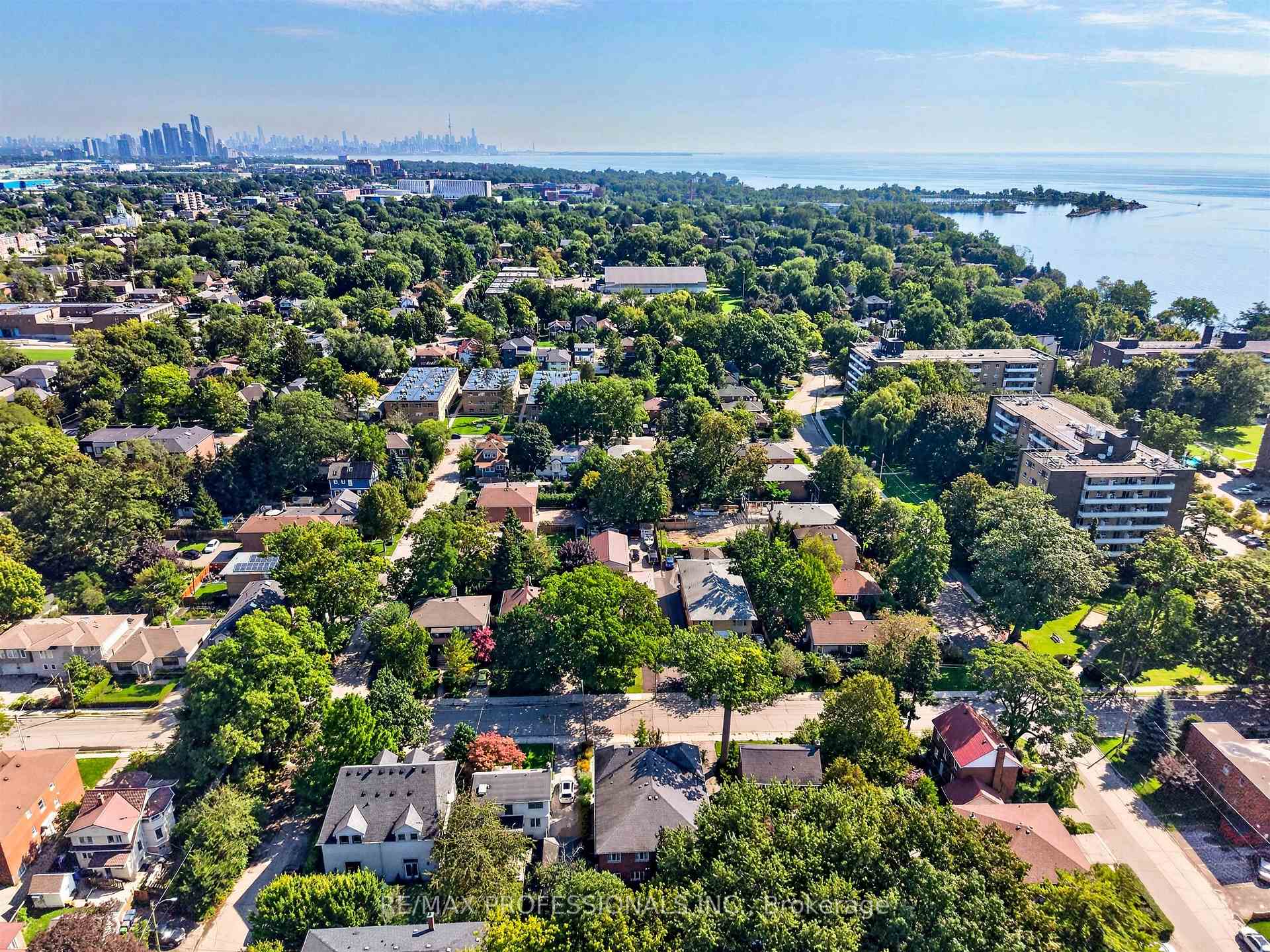 Photo 47 of 31 Long Branch Avenue, Etobicoke, Long Branch — HOMEH