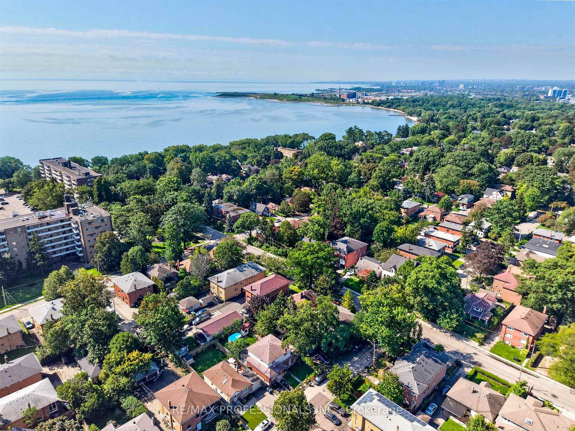 Photo 48 of 31 Long Branch Avenue, Etobicoke, Long Branch — HOMEH