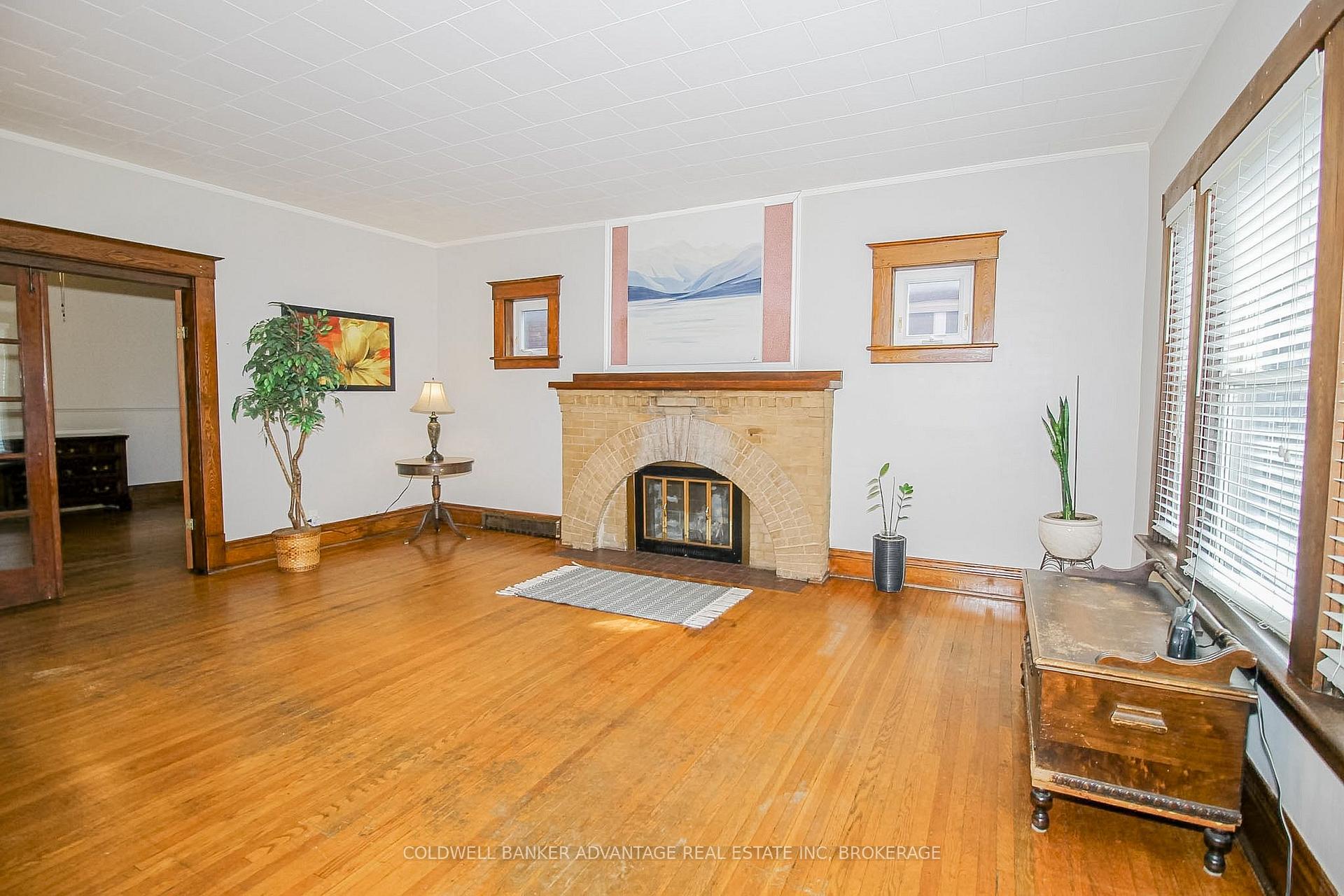 Photo 10 of 4859 Willmott Street, Niagara Falls, Cherrywood — HOMEH