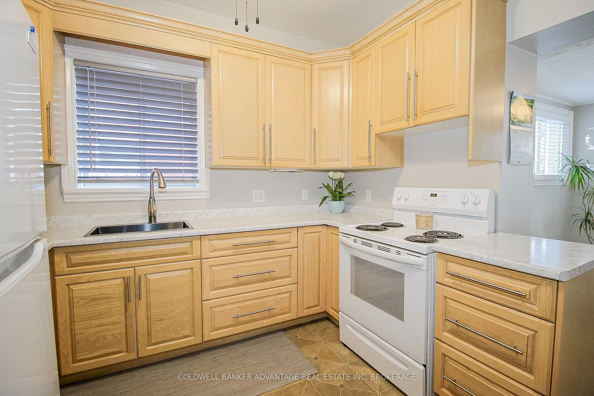 Photo 16 of 4859 Willmott Street, Niagara Falls, Cherrywood — HOMEH