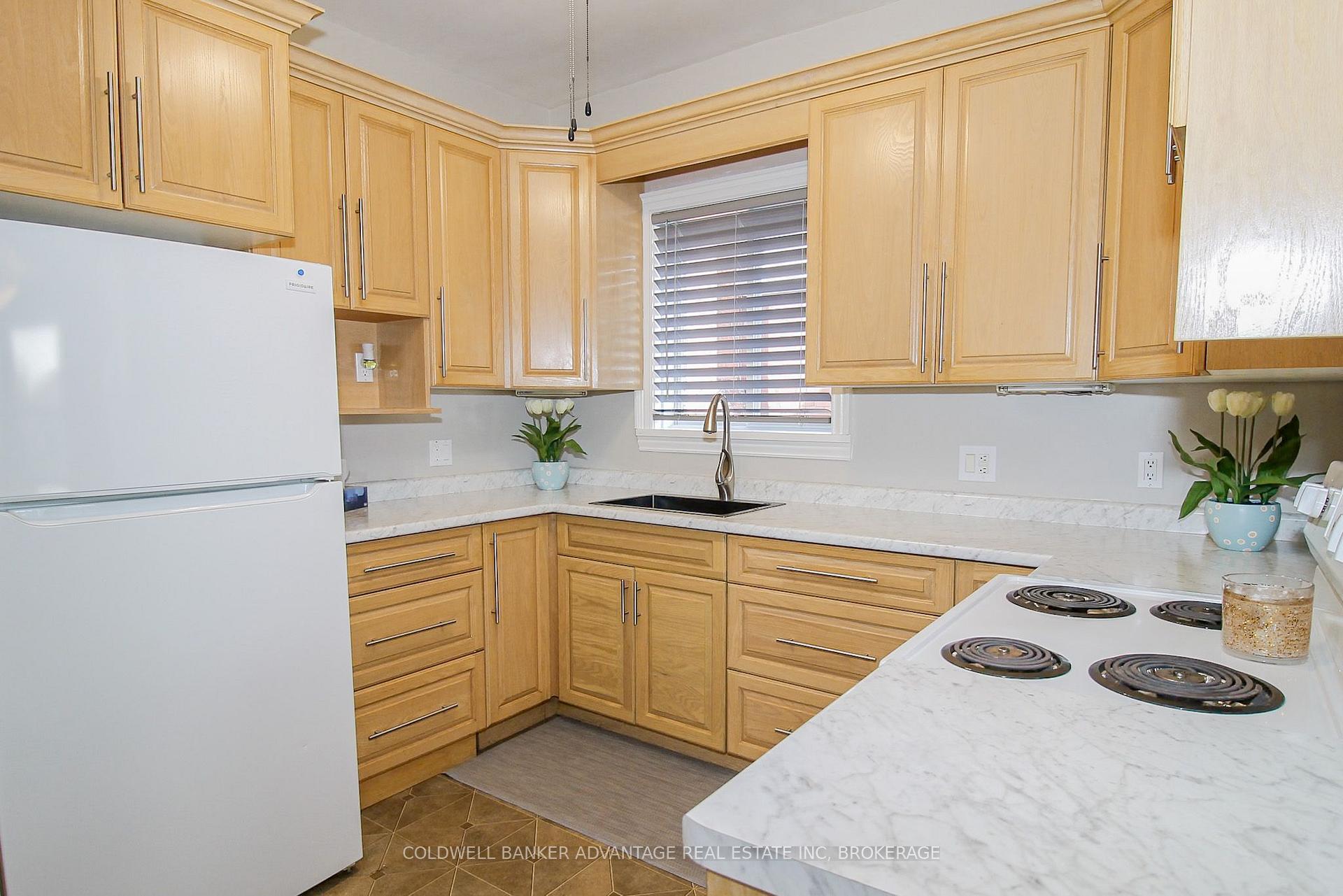 Photo 18 of 4859 Willmott Street, Niagara Falls, Cherrywood — HOMEH