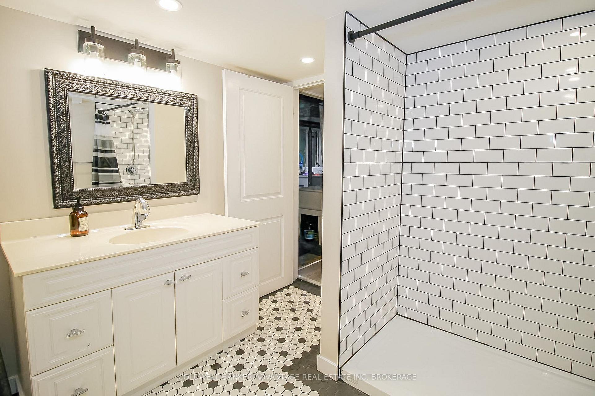 Photo 22 of 4859 Willmott Street, Niagara Falls, Cherrywood — HOMEH