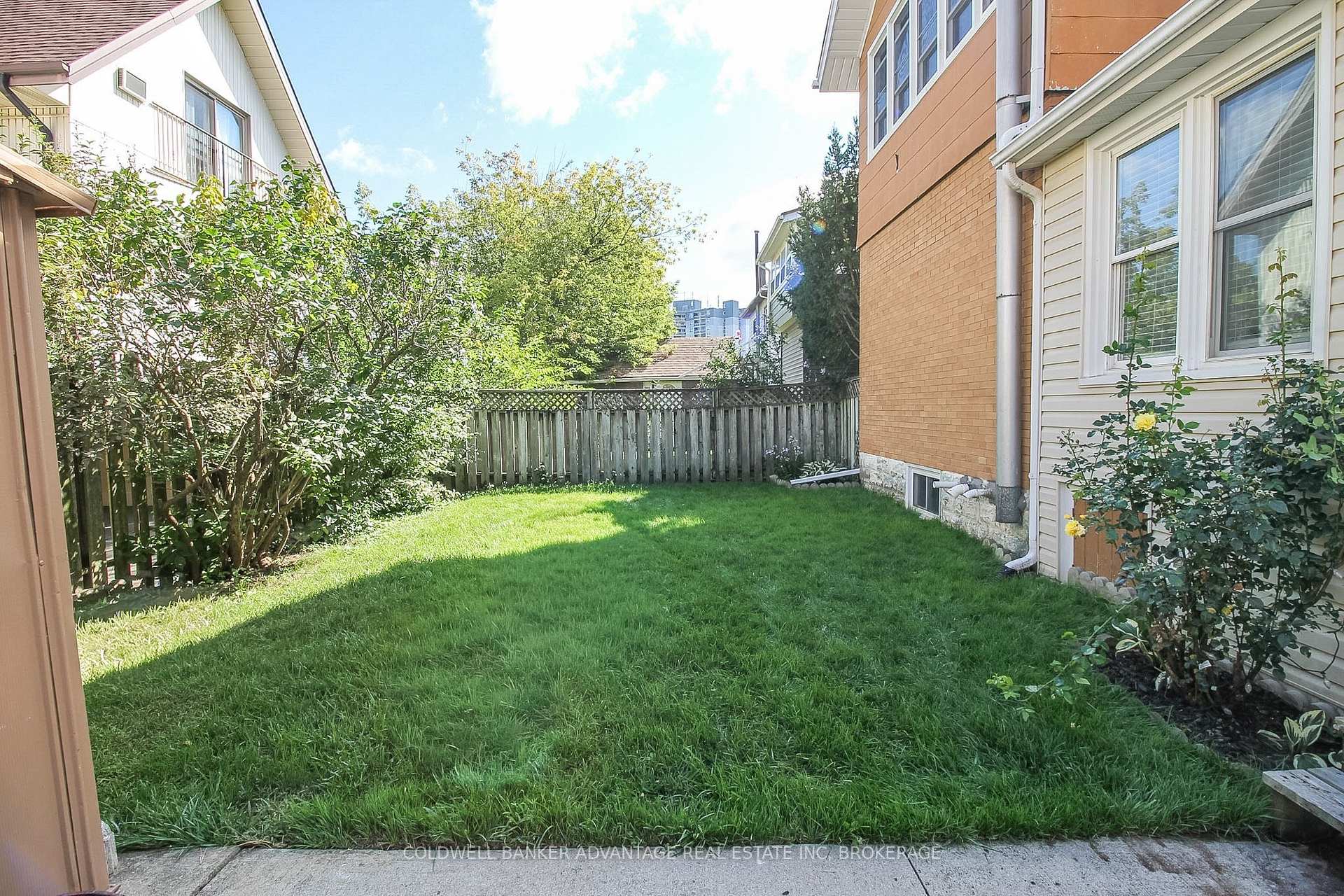 Photo 47 of 4859 Willmott Street, Niagara Falls, Cherrywood — HOMEH