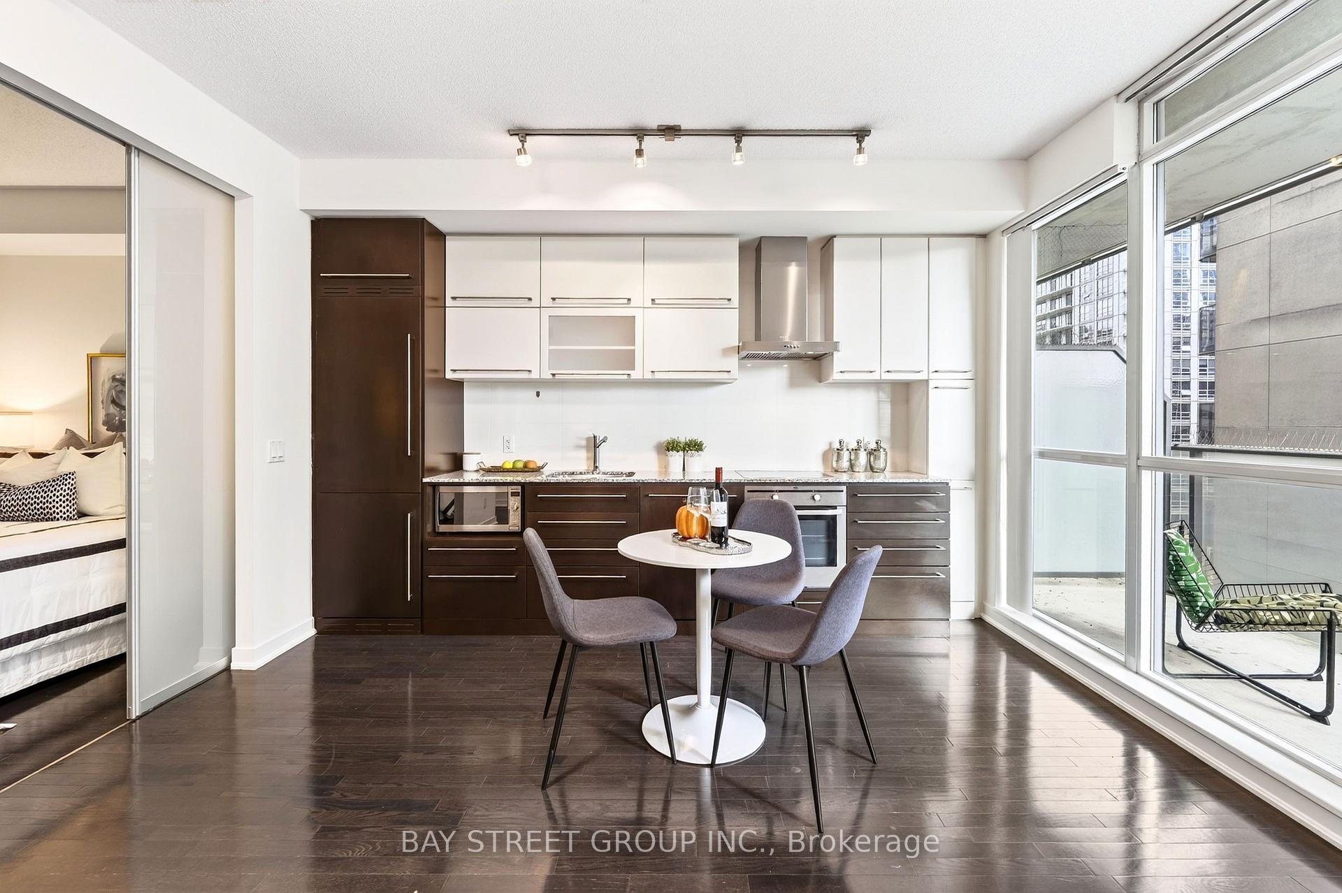 Photo 10 of Unit 709, 770 Bay Street, Toronto, Bay Street Corridor — HOMEH