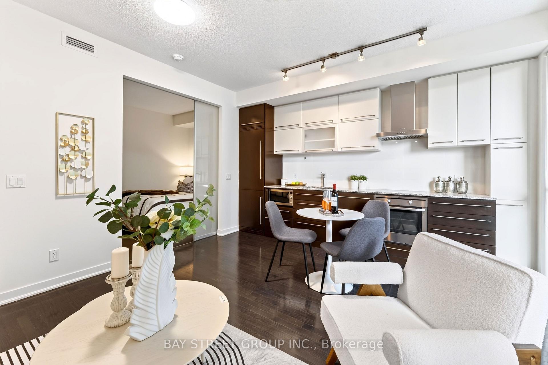 Photo 11 of Unit 709, 770 Bay Street, Toronto, Bay Street Corridor — HOMEH