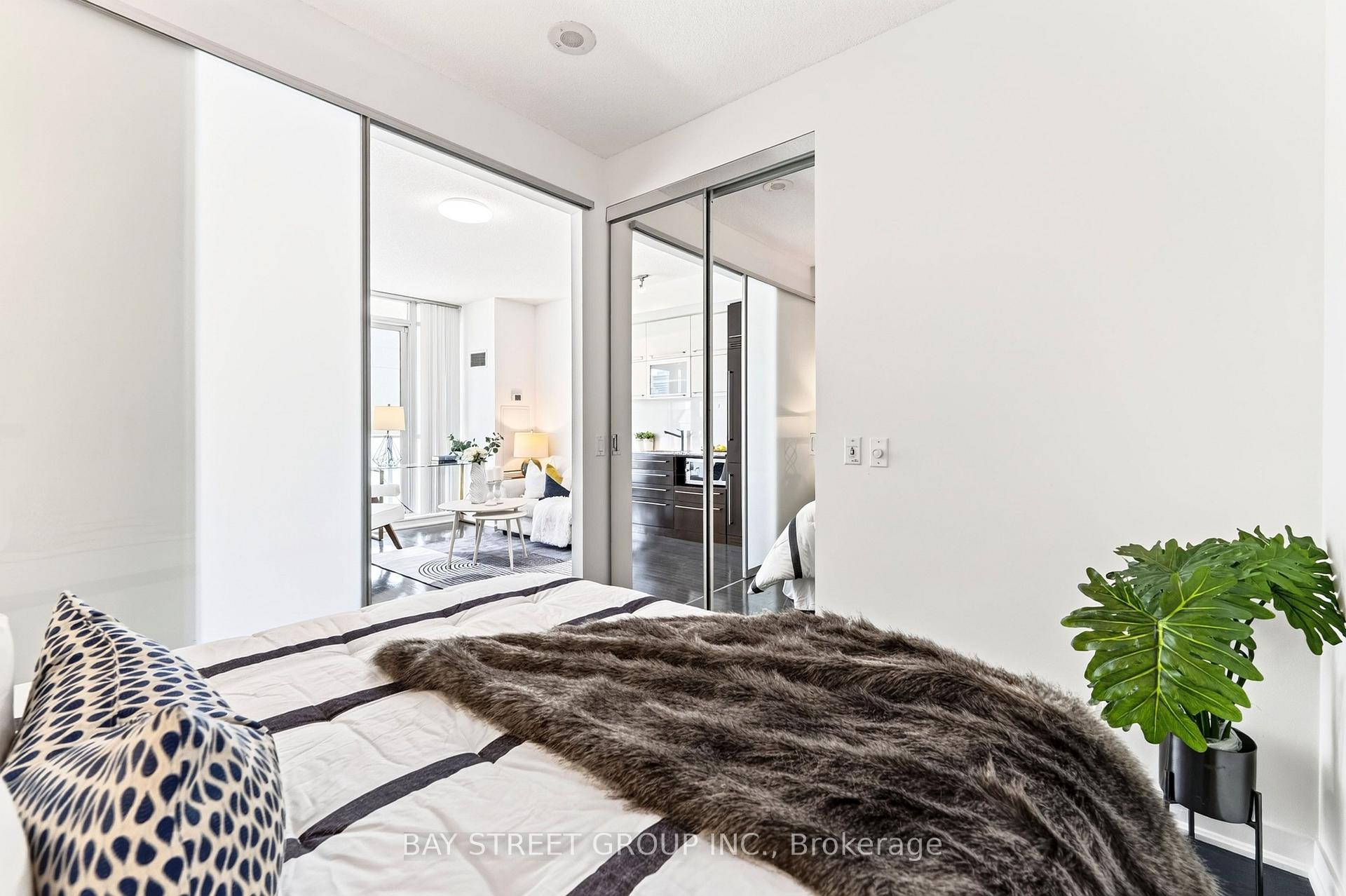 Photo 15 of Unit 709, 770 Bay Street, Toronto, Bay Street Corridor — HOMEH